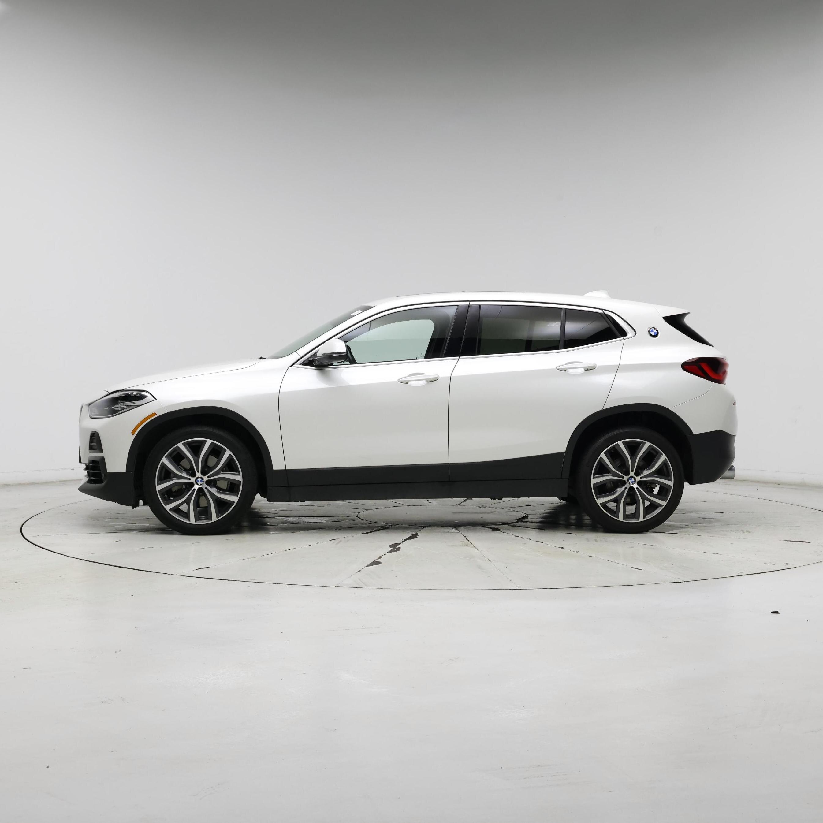 Thumbnail: 2021 BMW X2 - 3