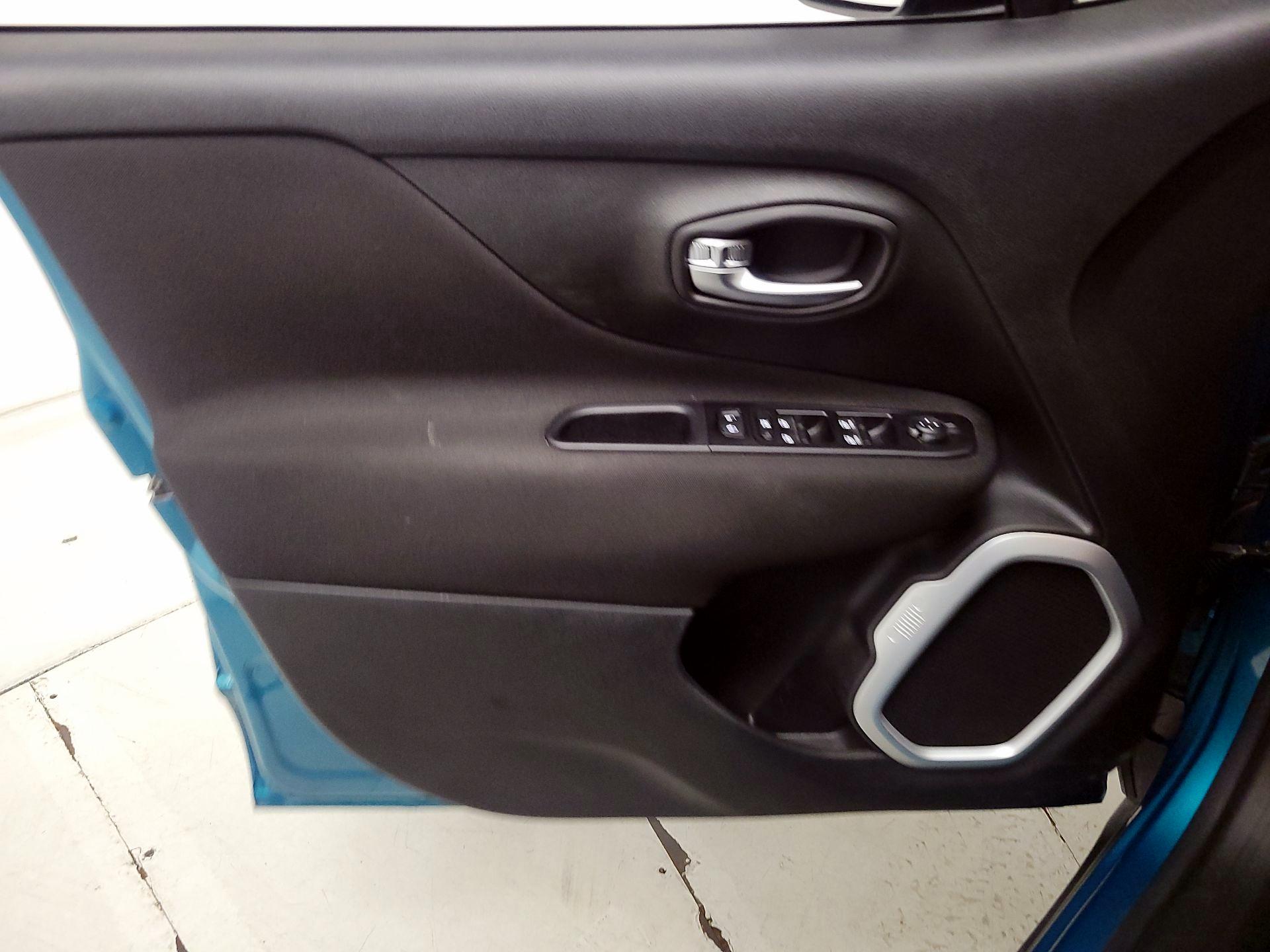 Thumbnail: 2021 Jeep Renegade - 12
