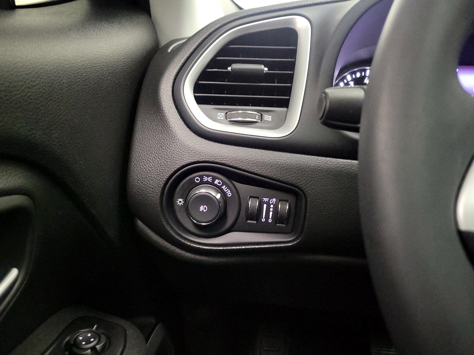 Thumbnail: 2021 Jeep Renegade - 13