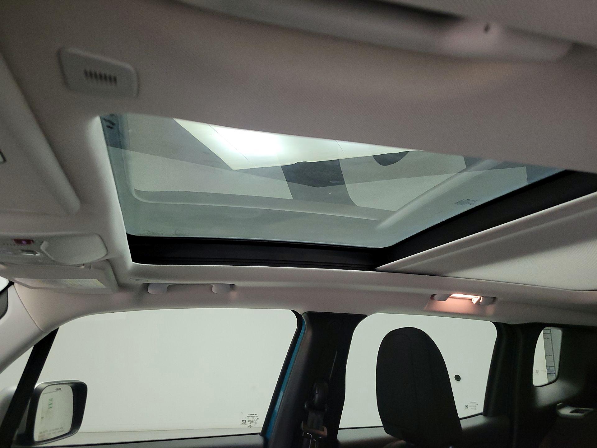 Thumbnail: 2021 Jeep Renegade - 19