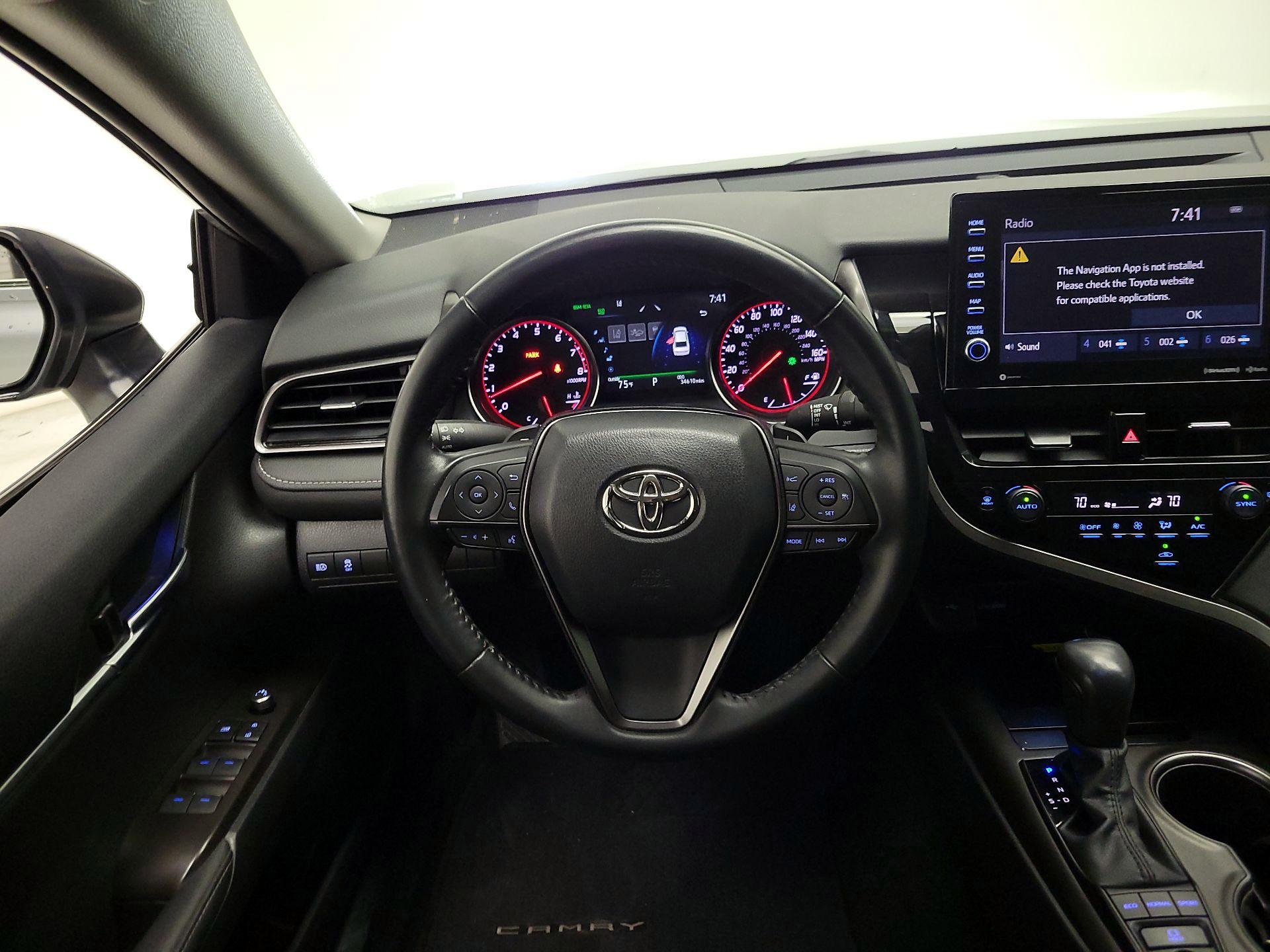 Thumbnail: 2022 Toyota Camry - 10