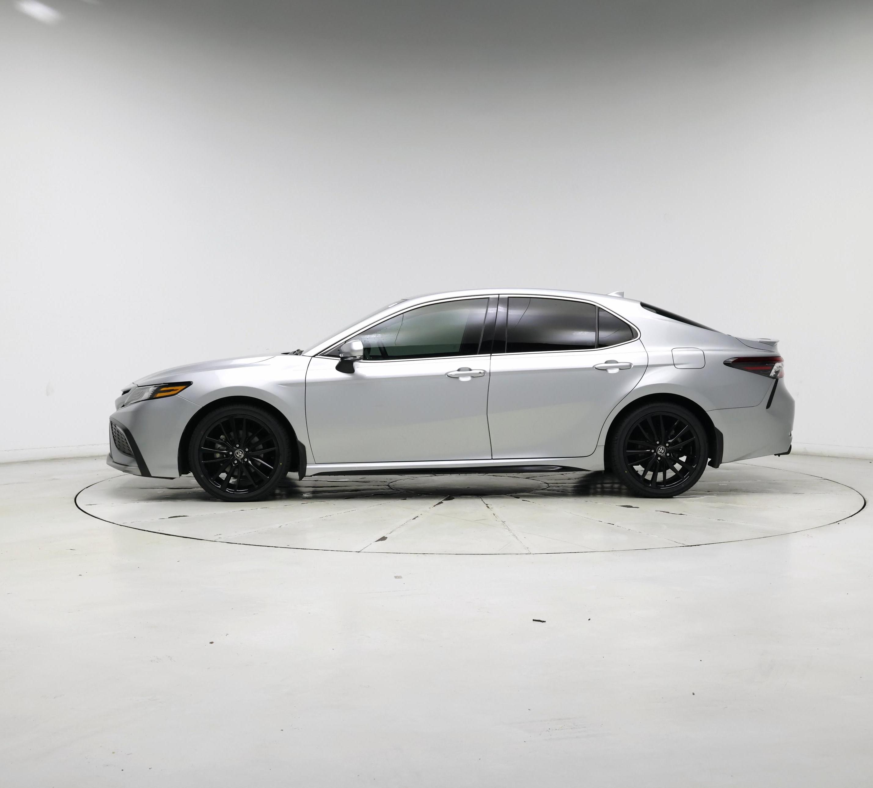 Thumbnail: 2022 Toyota Camry - 3