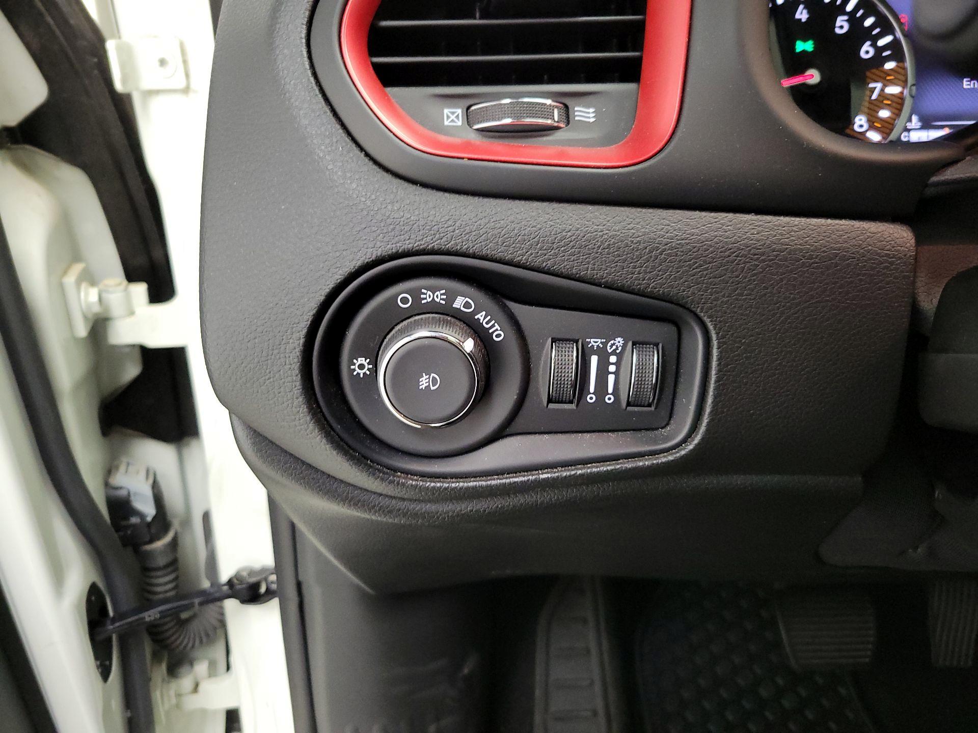Thumbnail: 2022 Jeep Renegade - 13