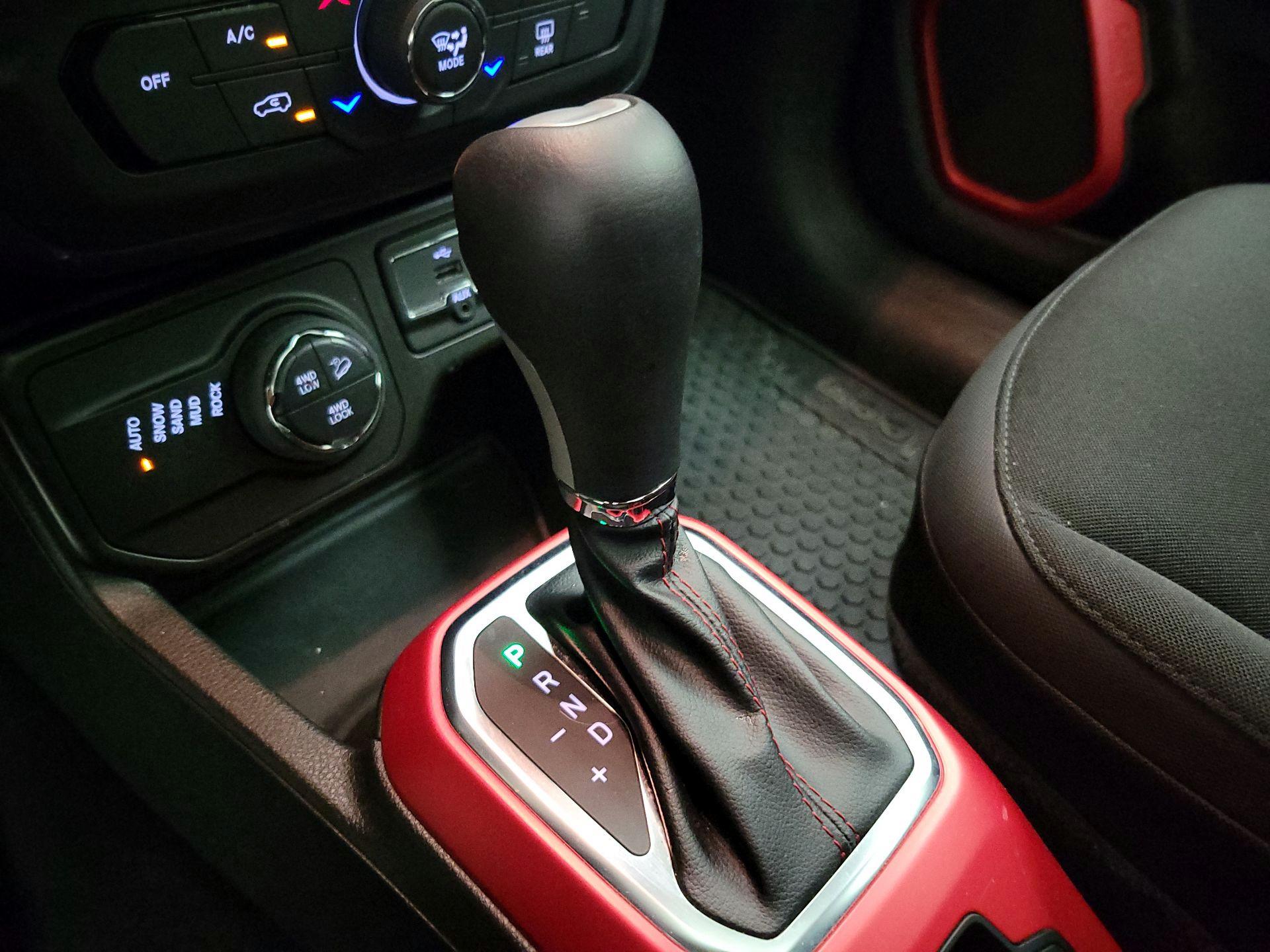 Thumbnail: 2022 Jeep Renegade - 18