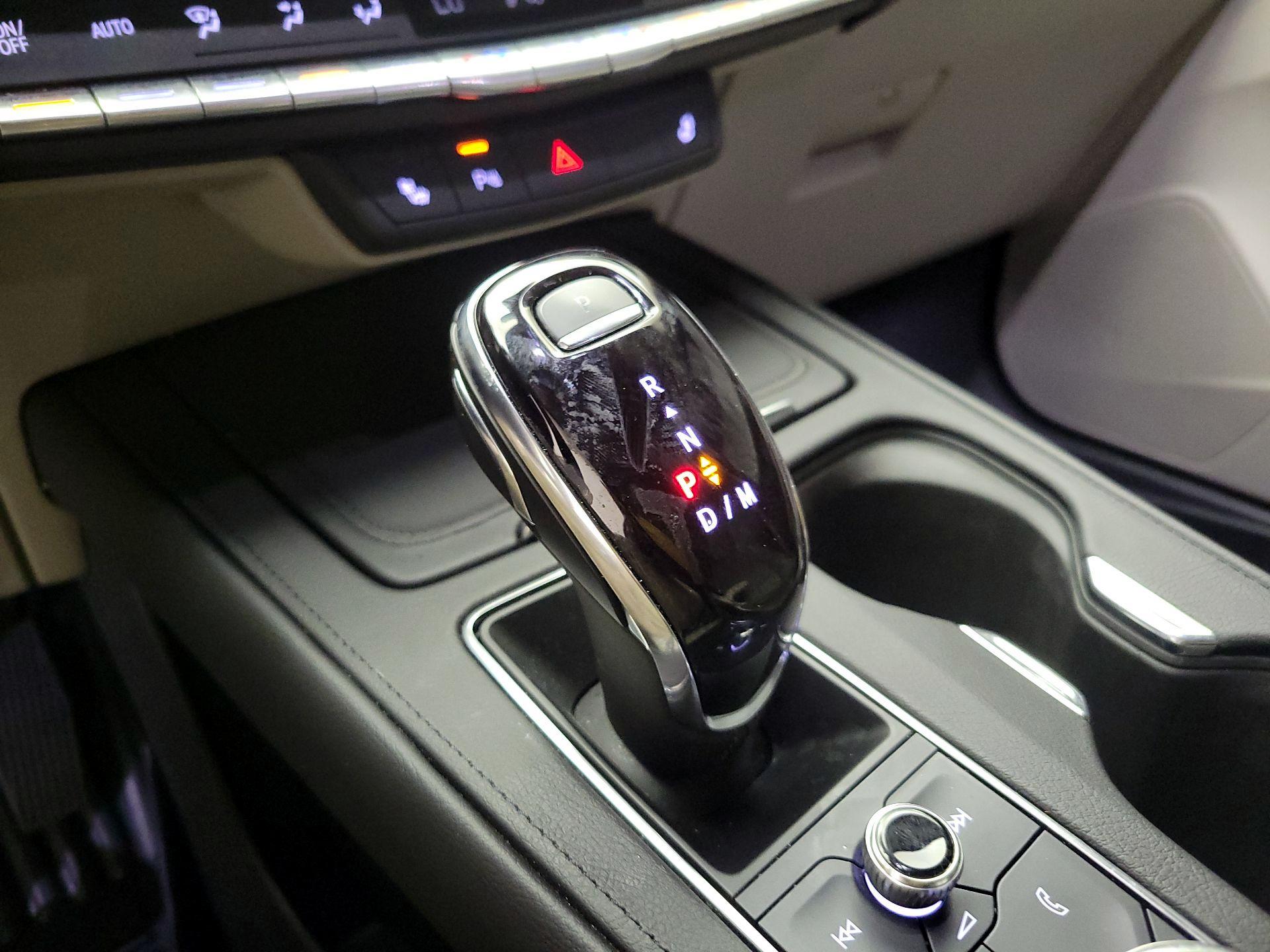 Thumbnail: 2023 Cadillac XT4 - 15