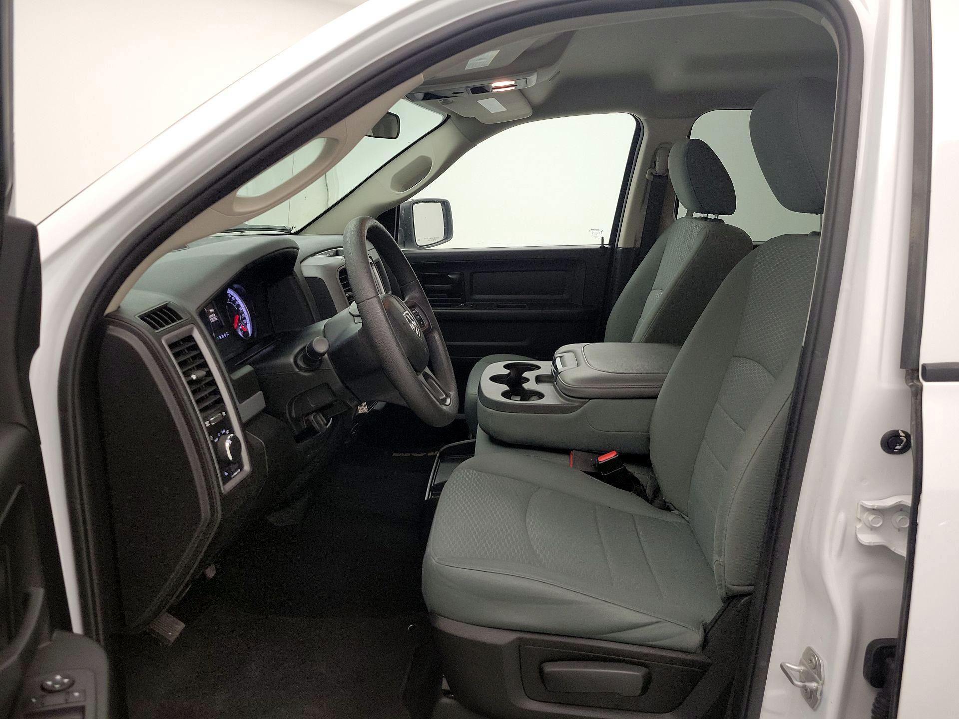 Thumbnail: 2019 RAM 1500 Classic - 11