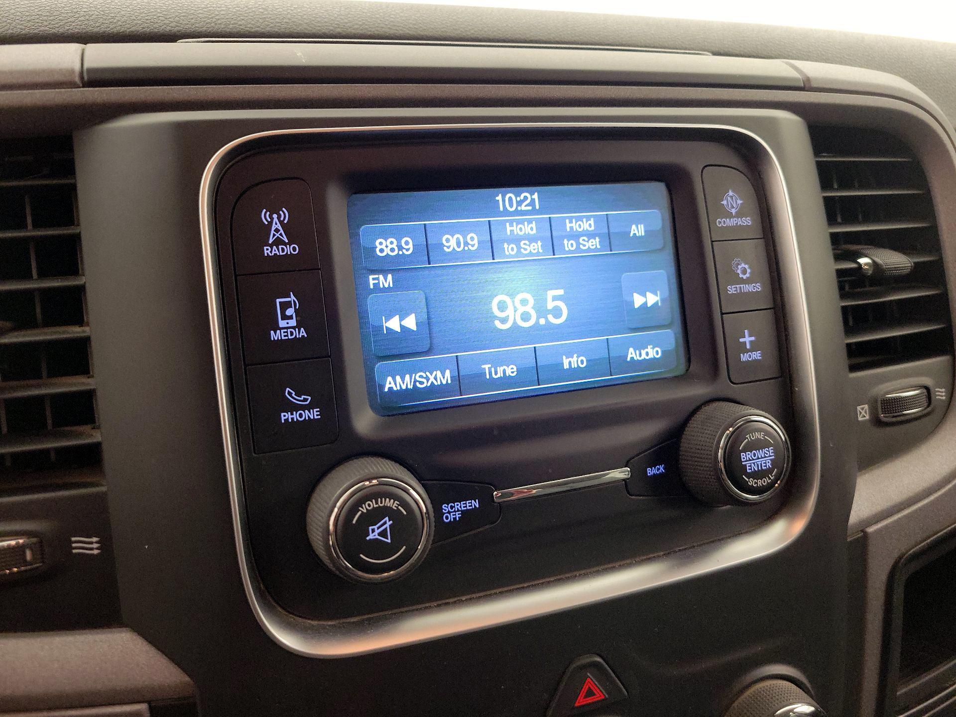 Thumbnail: 2019 RAM 1500 Classic - 15
