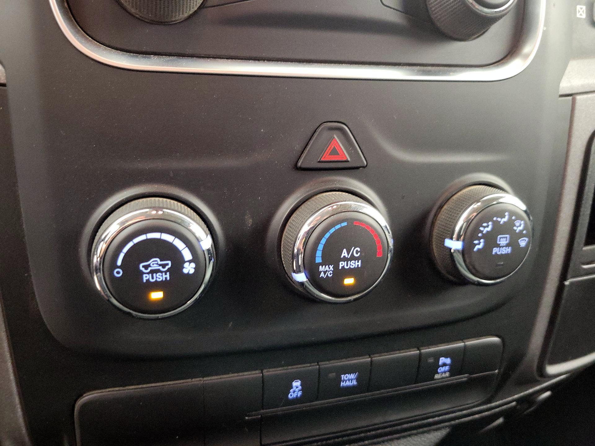 Thumbnail: 2019 RAM 1500 Classic - 16