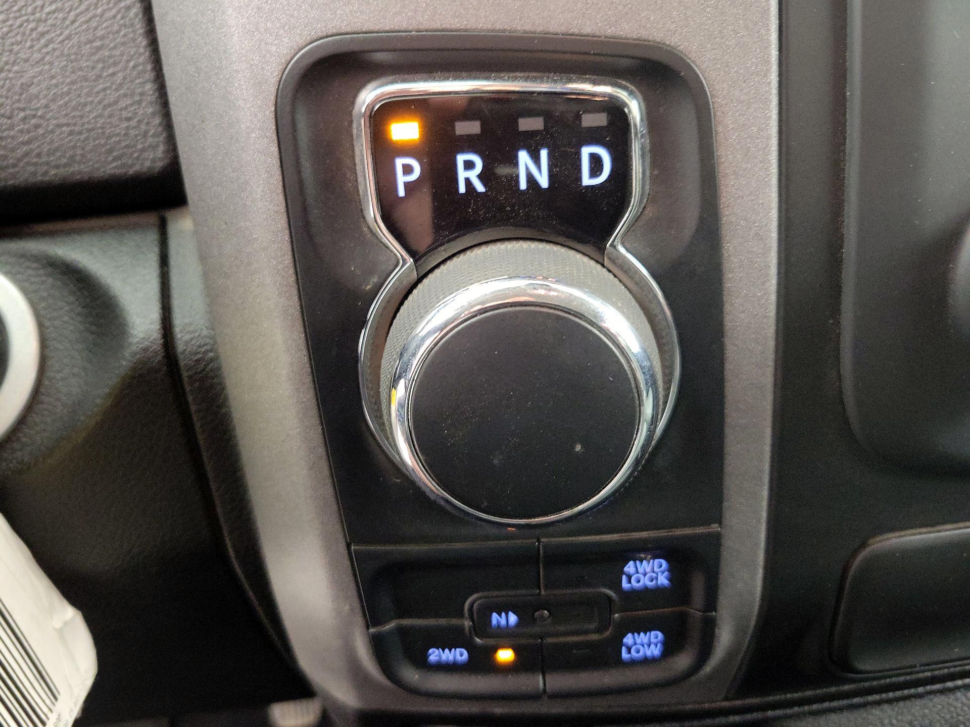 Thumbnail: 2019 RAM 1500 Classic - 17