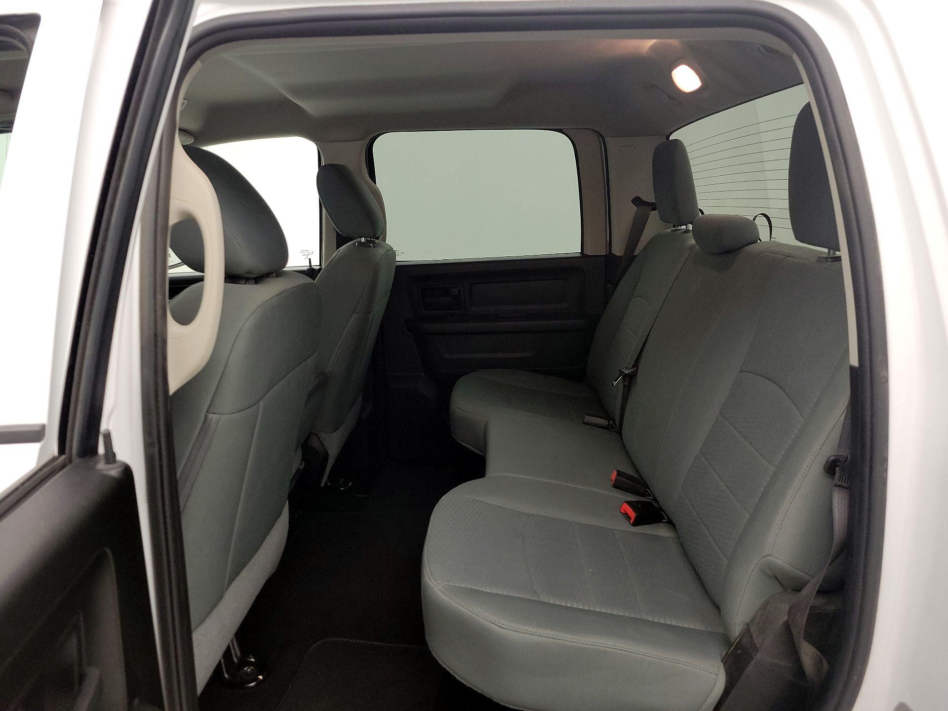 Thumbnail: 2019 RAM 1500 Classic - 19