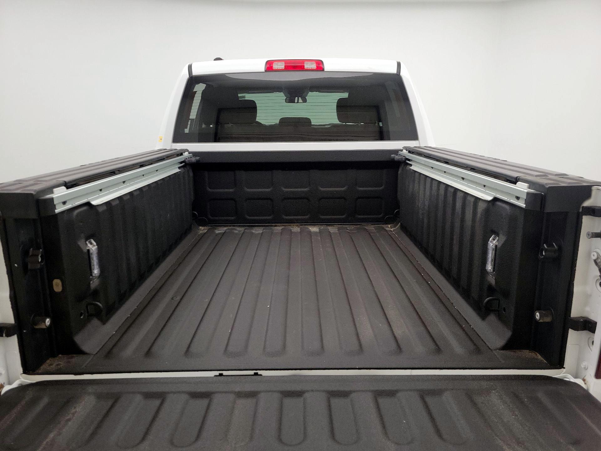 Thumbnail: 2019 RAM 1500 Classic - 20