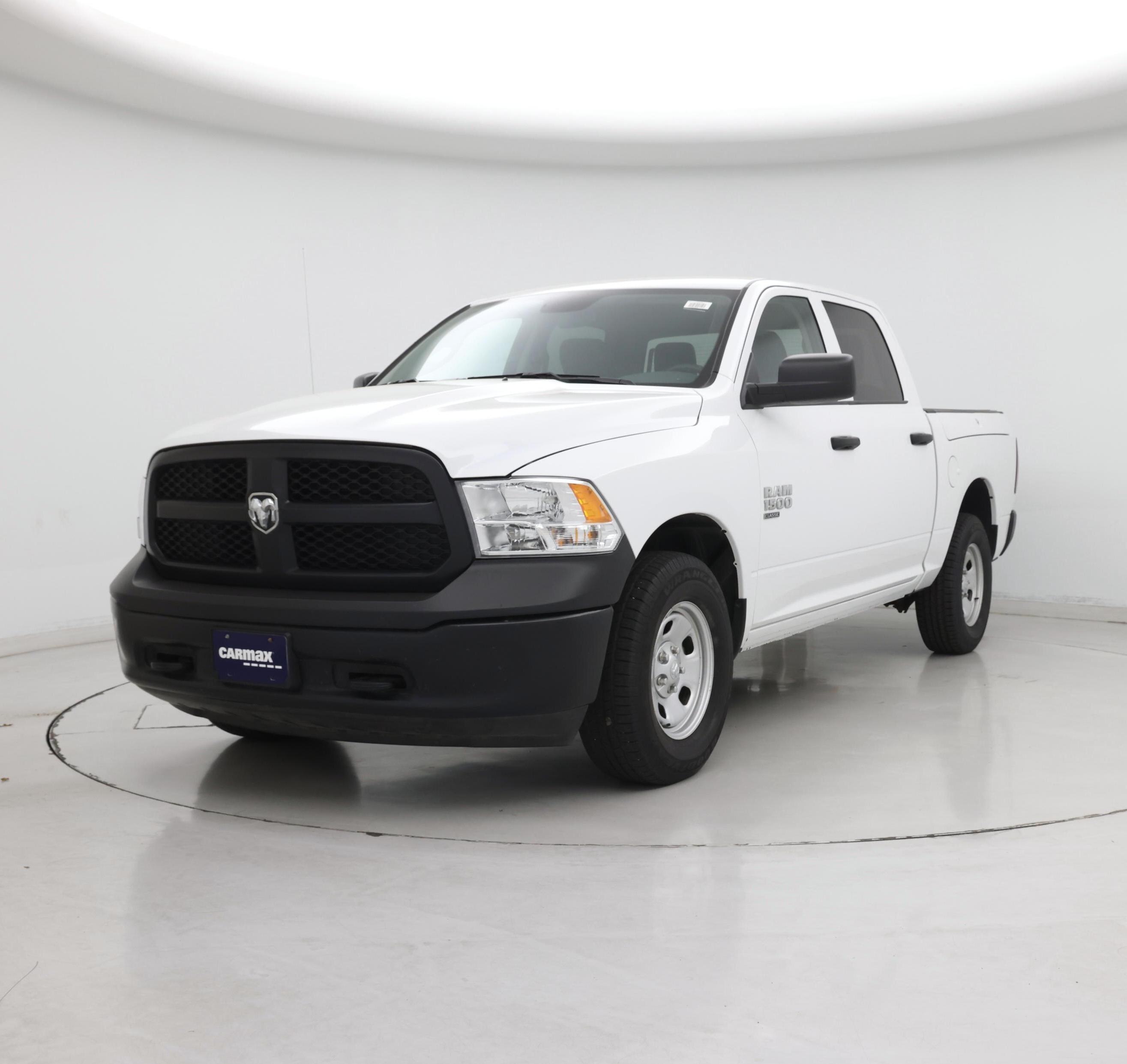 Thumbnail: 2019 RAM 1500 Classic - 4