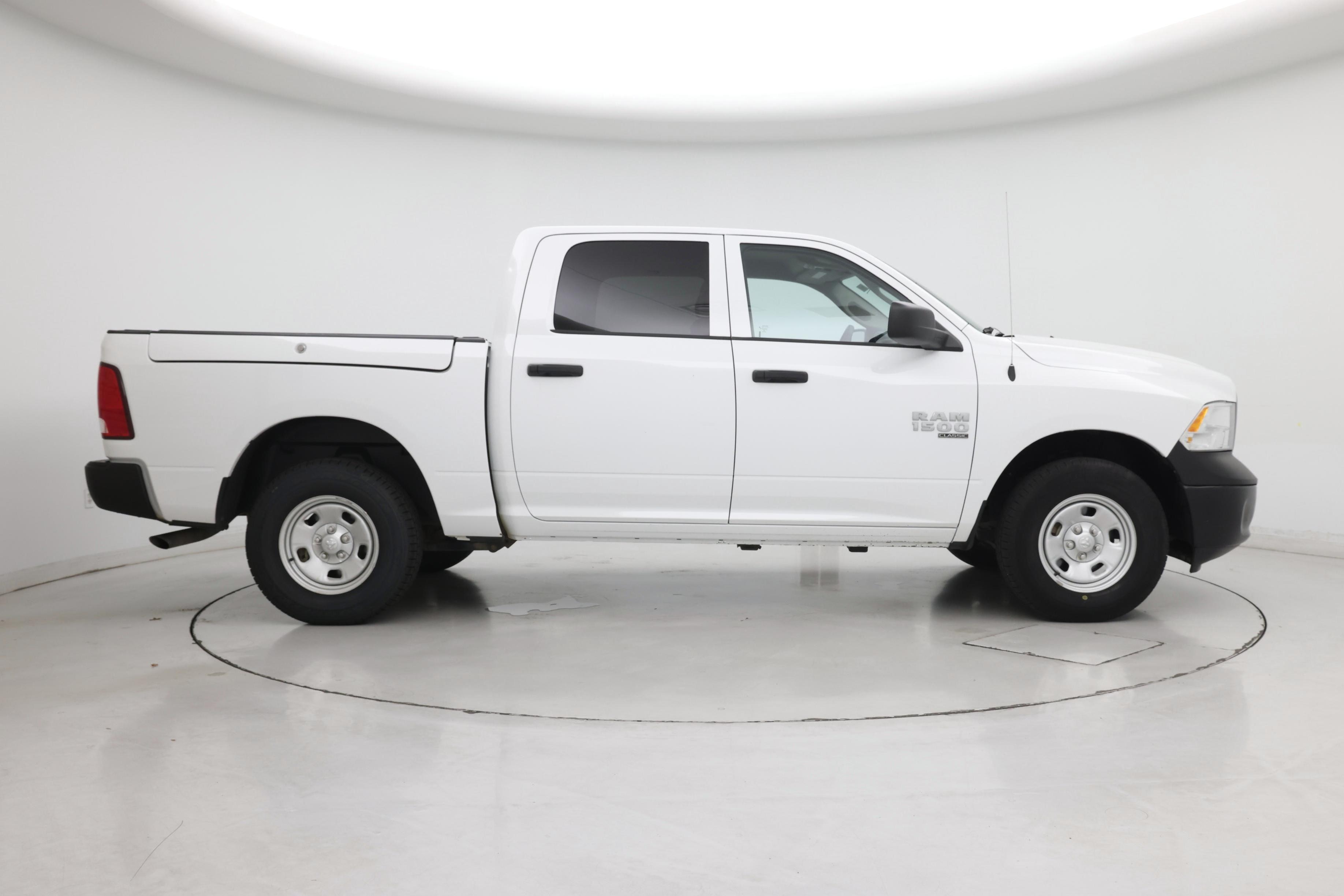 Thumbnail: 2019 RAM 1500 Classic - 7