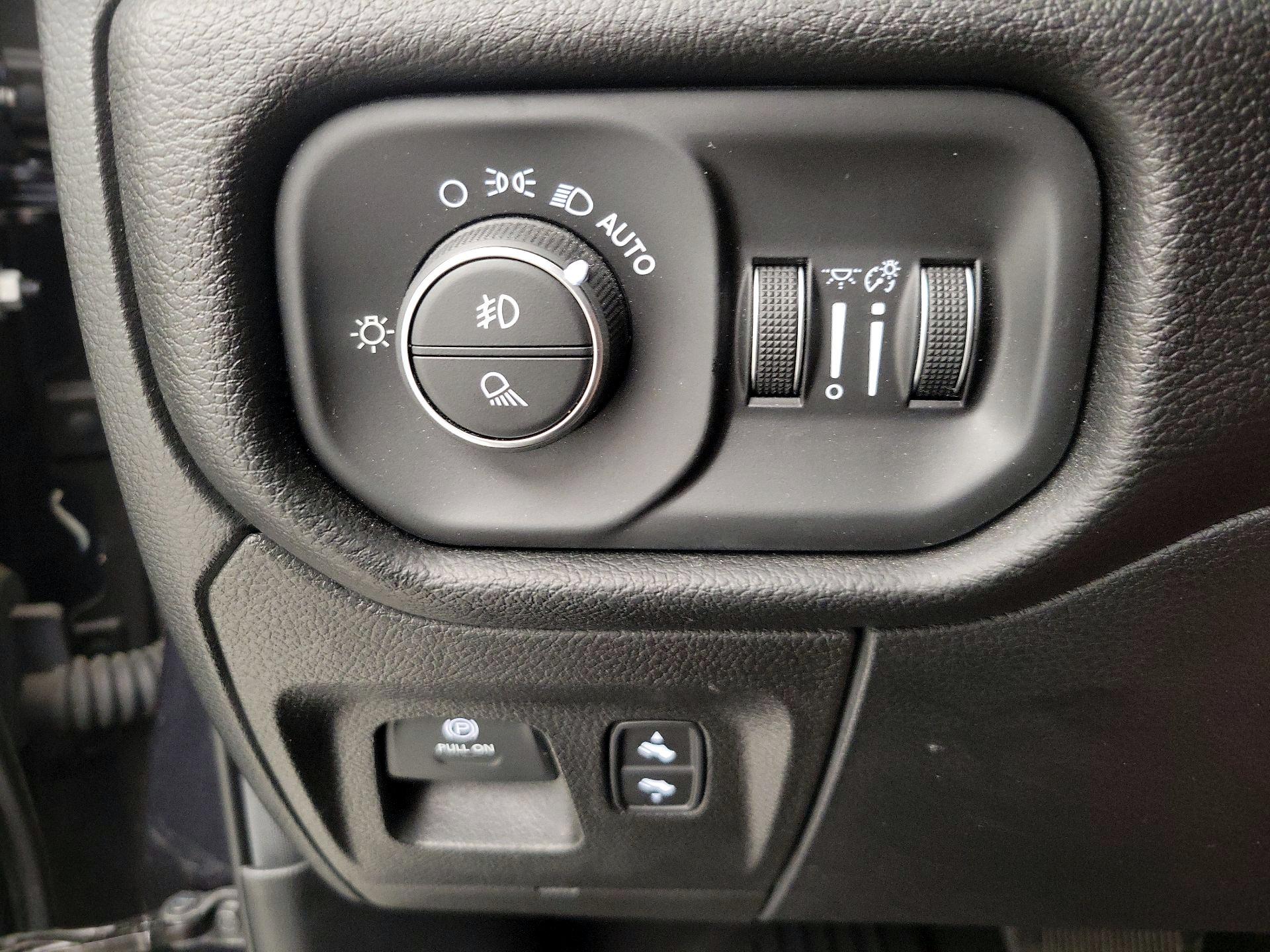 Thumbnail: 2019 RAM 1500 - 13