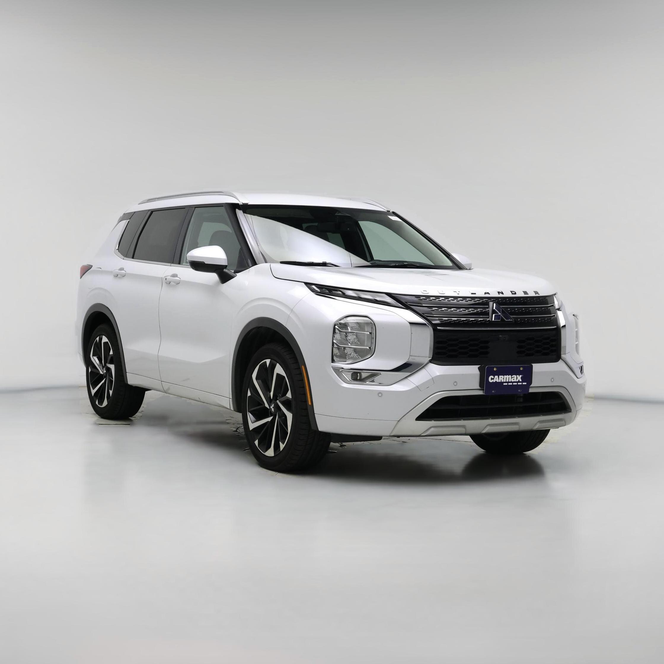Thumbnail: 2022 Mitsubishi Outlander - 1