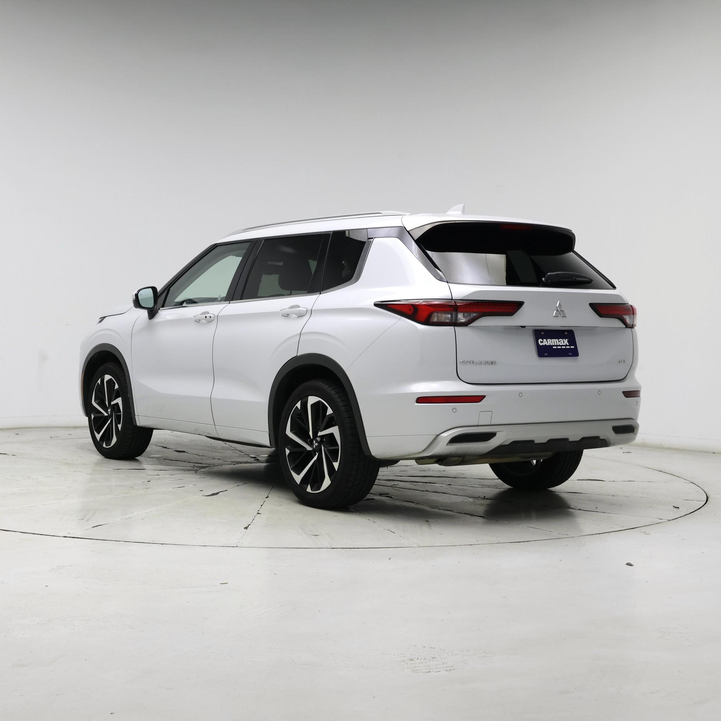 Thumbnail: 2022 Mitsubishi Outlander - 2
