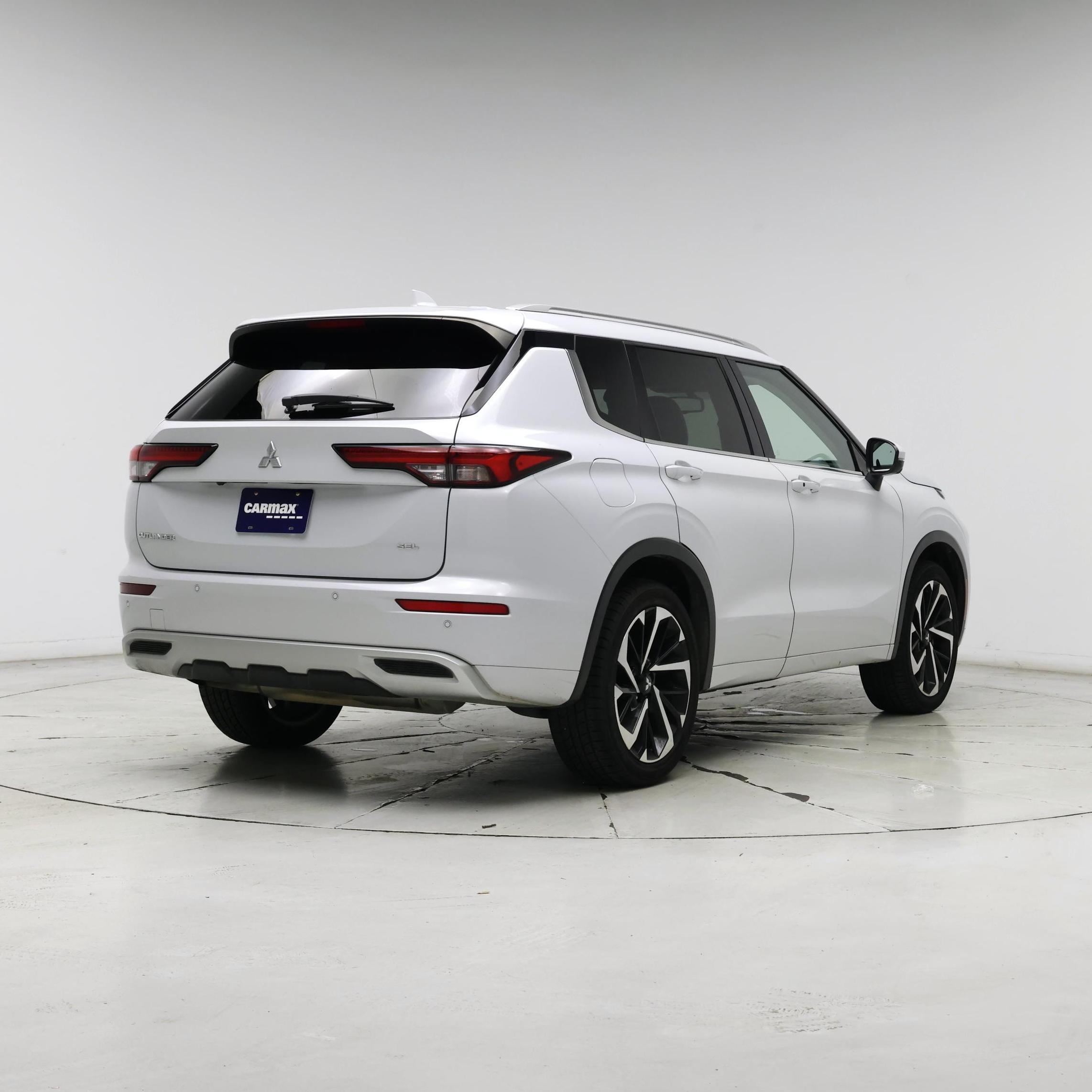 Thumbnail: 2022 Mitsubishi Outlander - 8