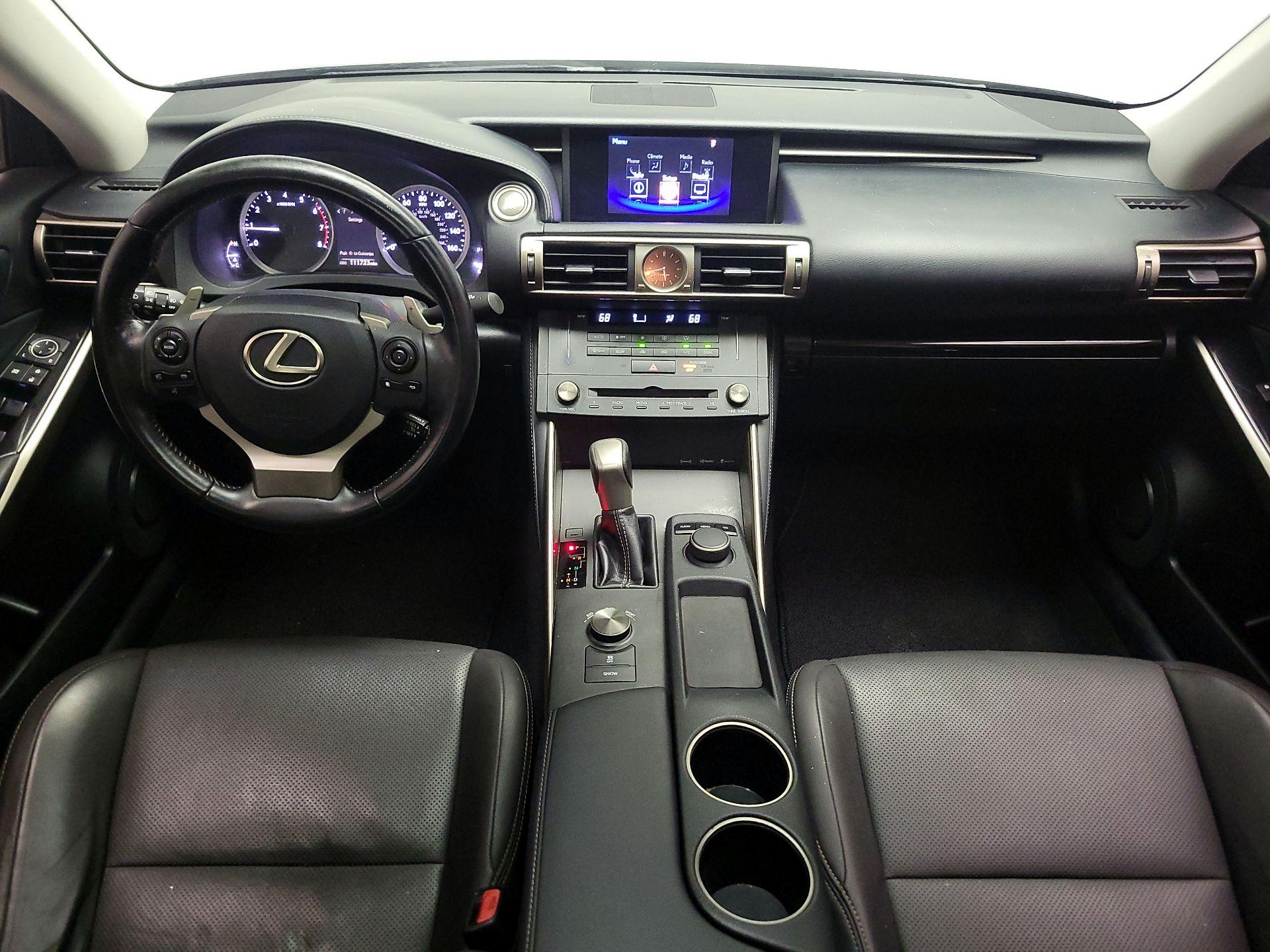 Thumbnail: 2016 Lexus IS - 9