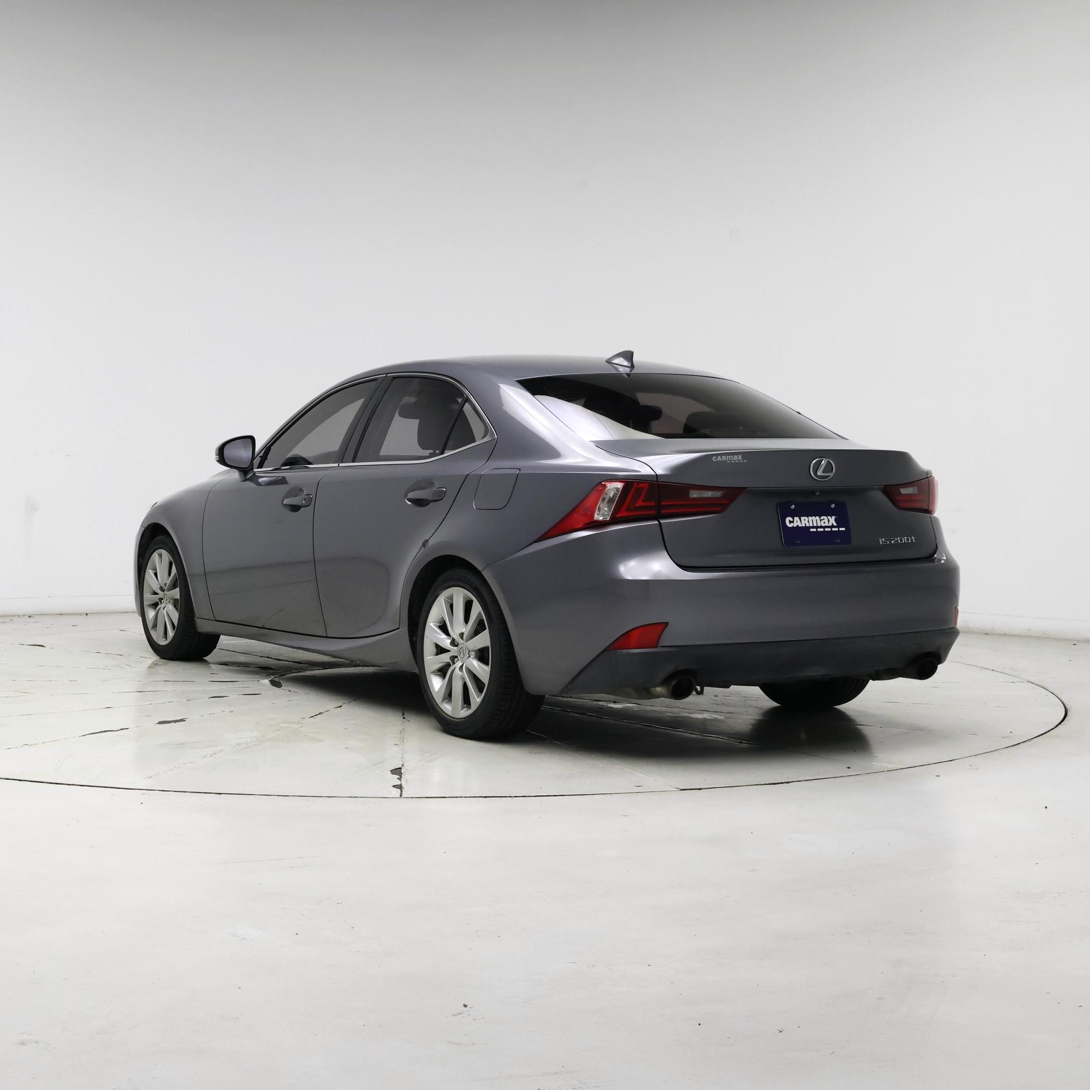 Thumbnail: 2016 Lexus IS - 2