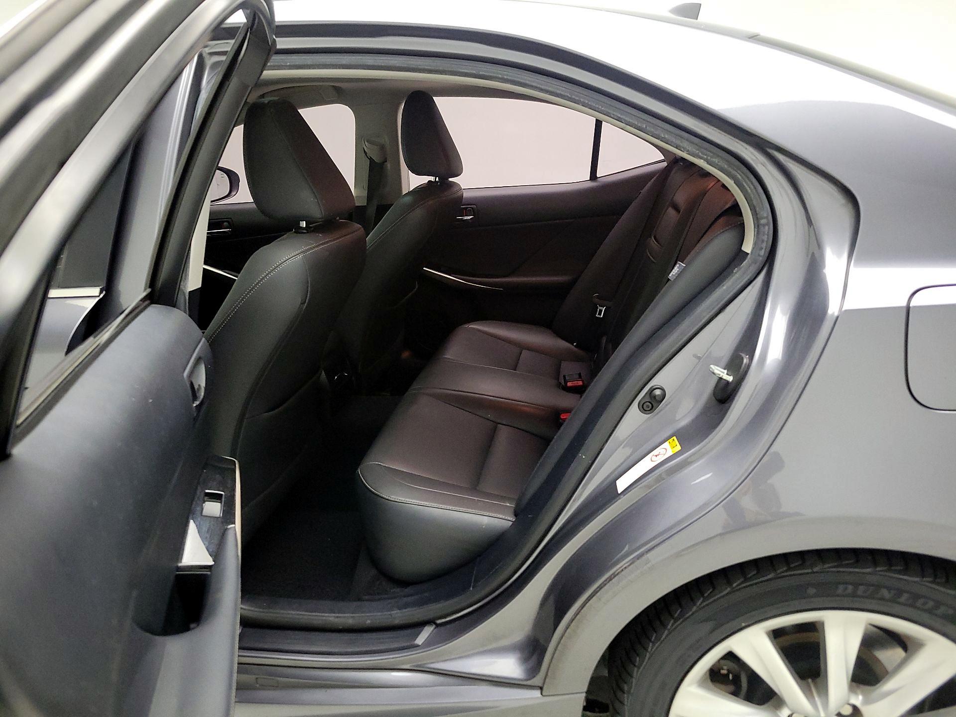 Thumbnail: 2016 Lexus IS - 20