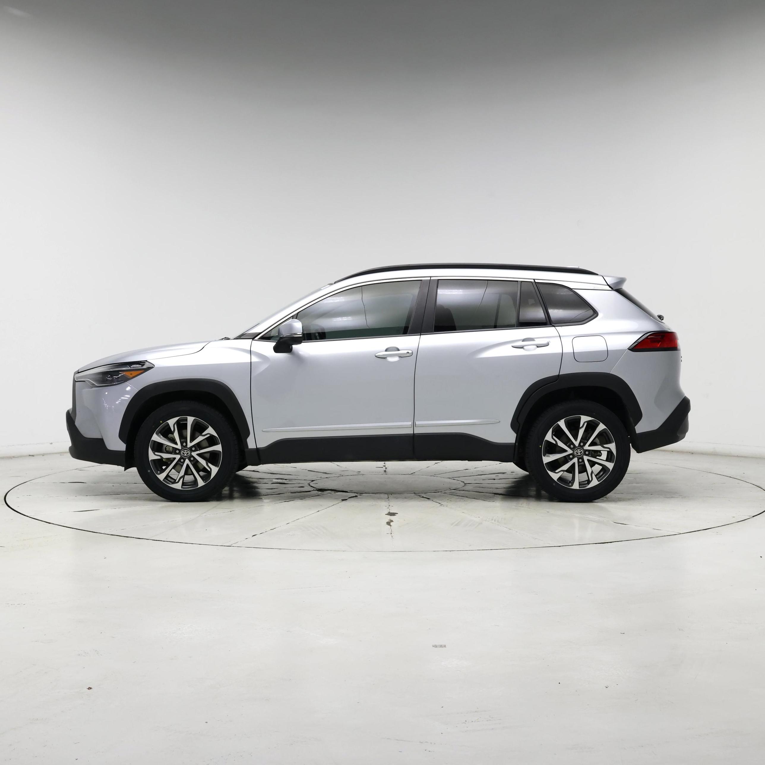 Thumbnail: 2022 Toyota Corolla Cross - 3