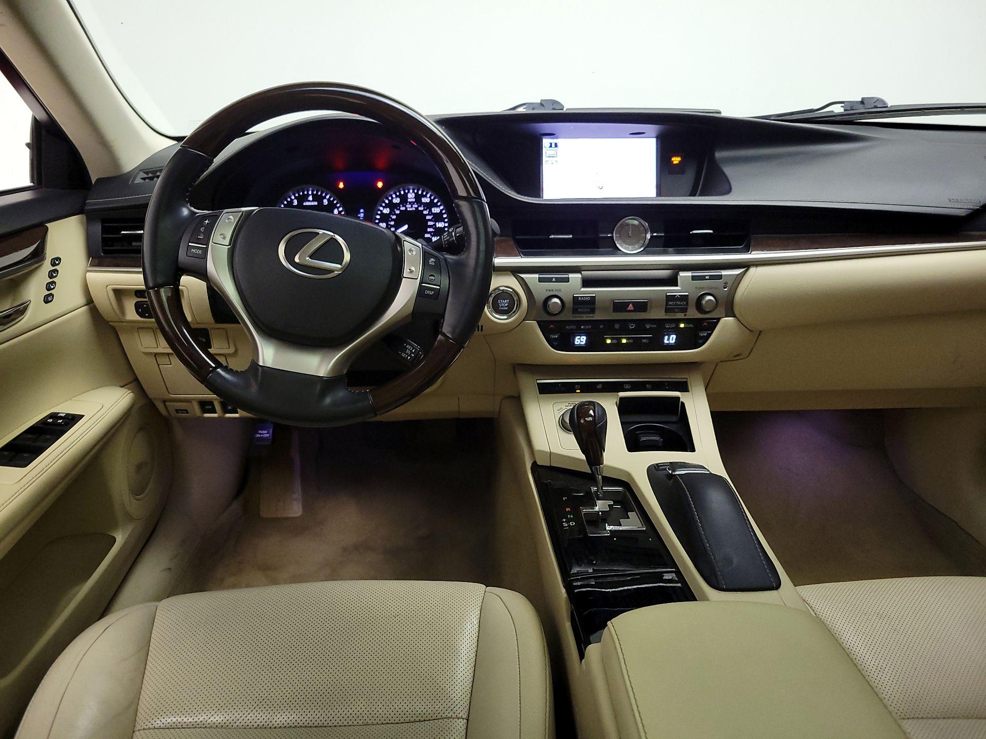 Thumbnail: 2014 Lexus ES - 9