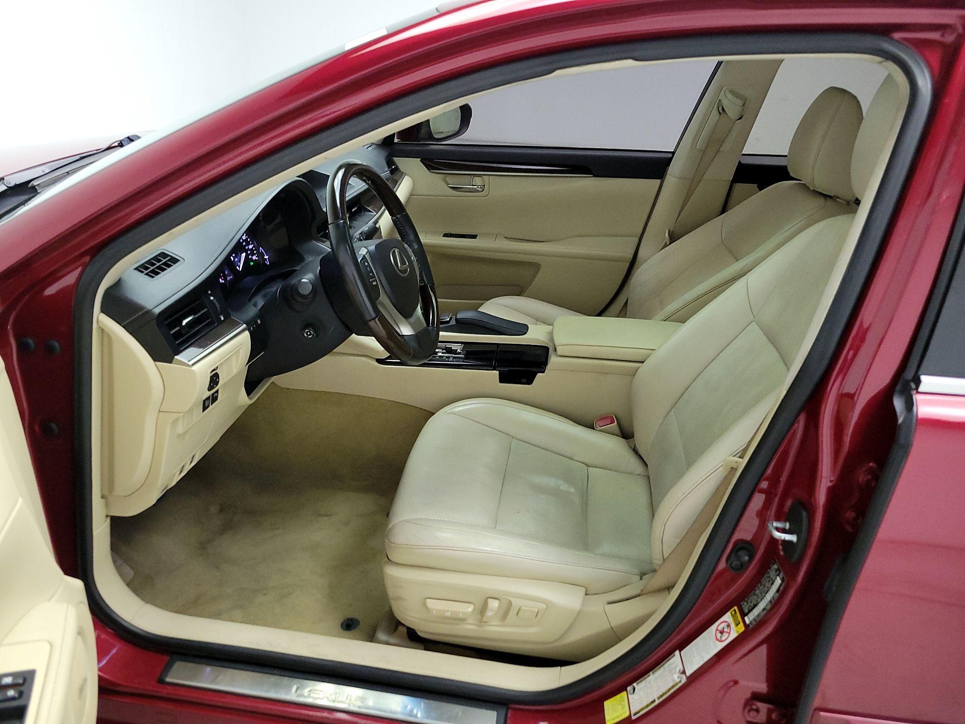 Thumbnail: 2014 Lexus ES - 11