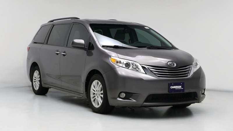 2017 Toyota Sienna XLE Hero Image