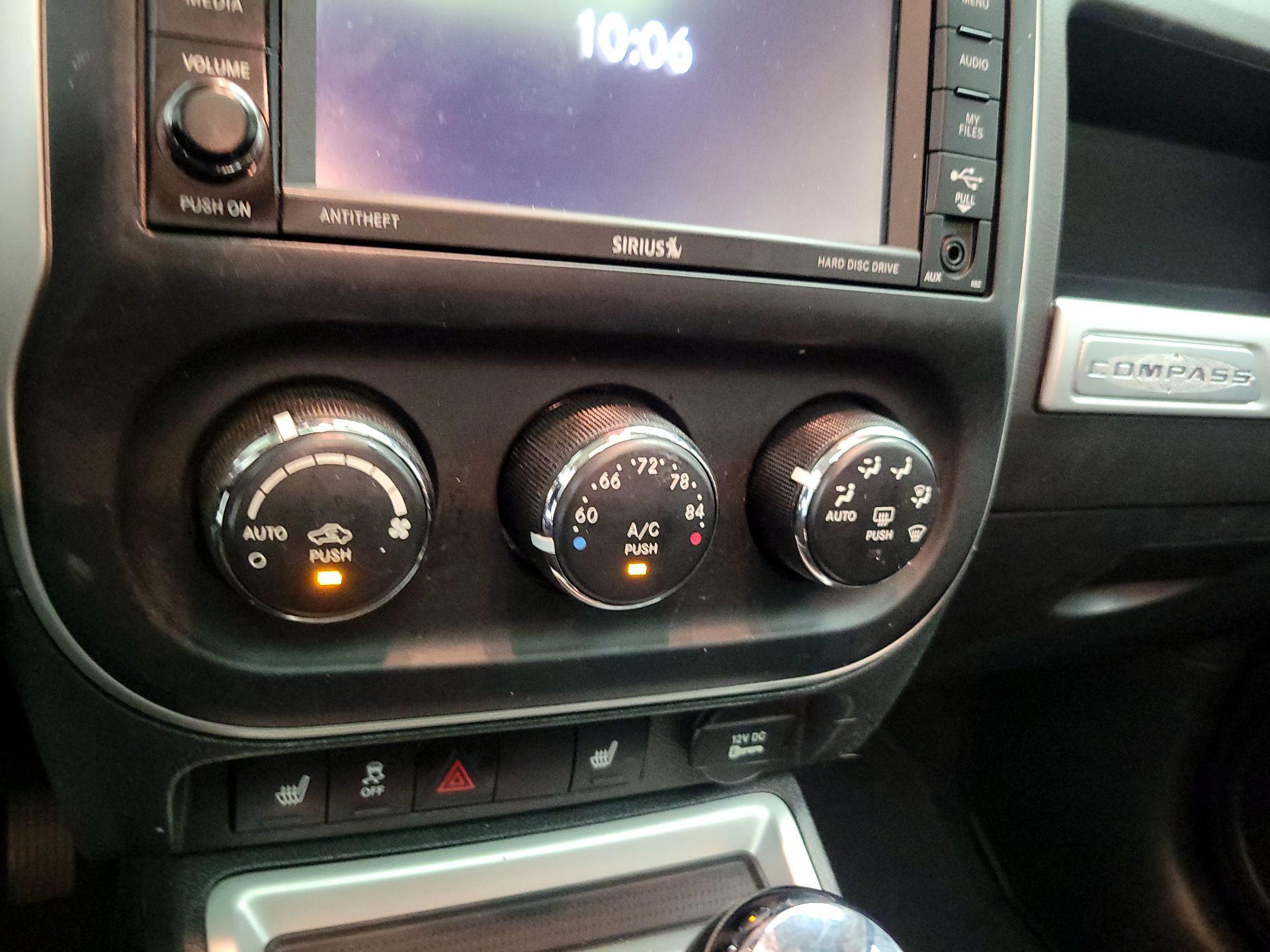 Thumbnail: 2016 Jeep Compass - 14