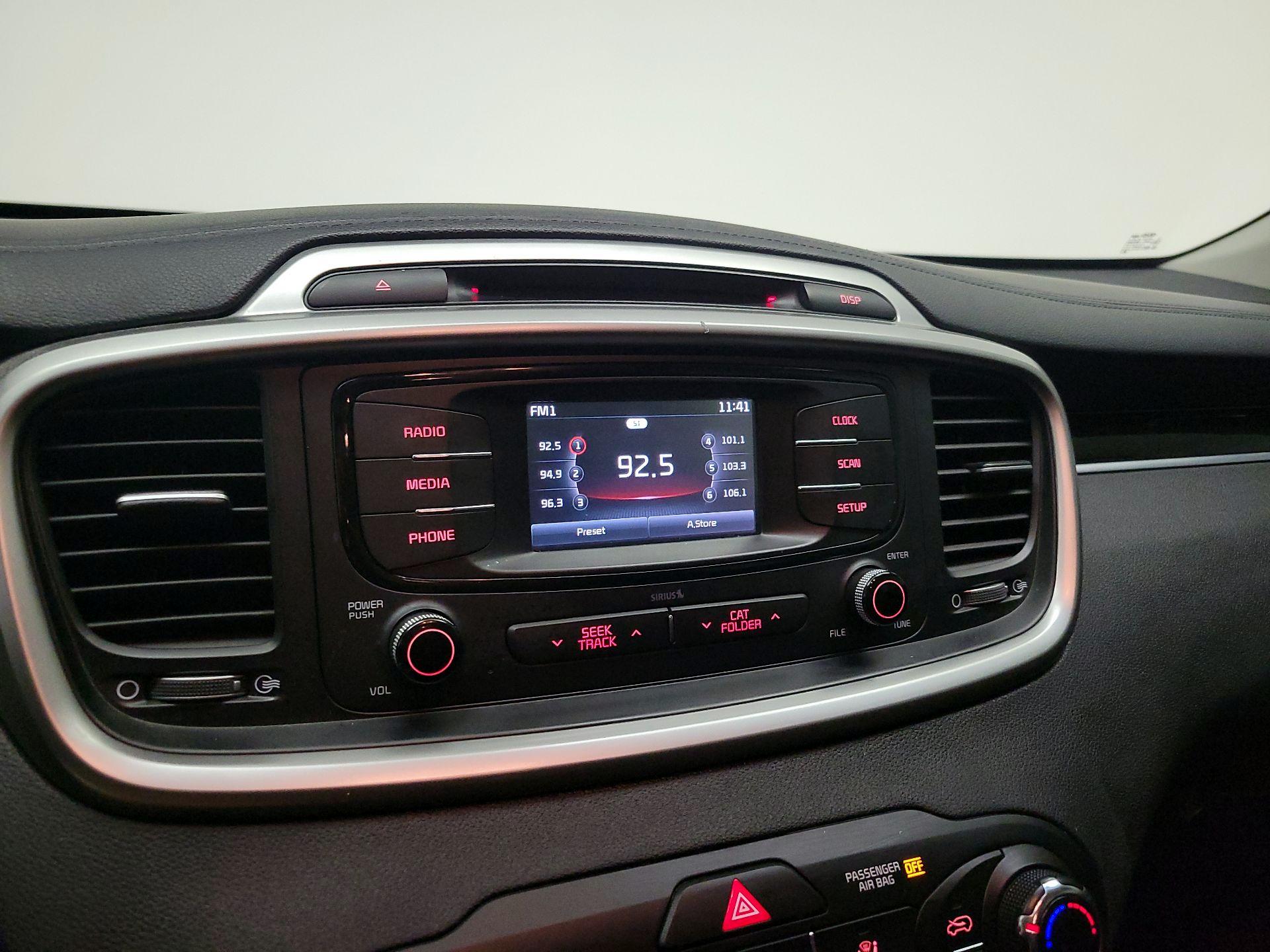 Thumbnail: 2017 Kia Sorento - 15