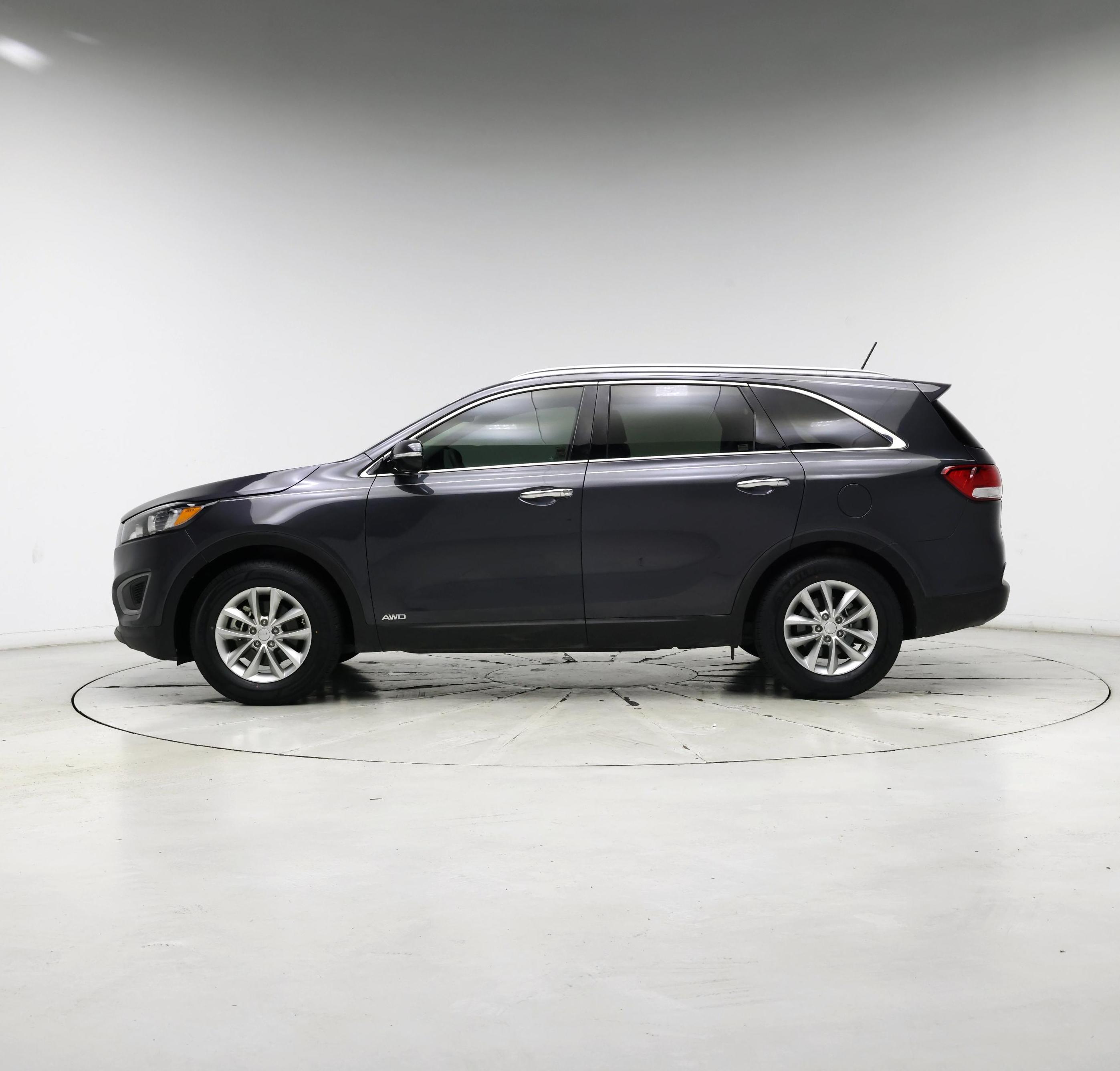 Thumbnail: 2017 Kia Sorento - 3