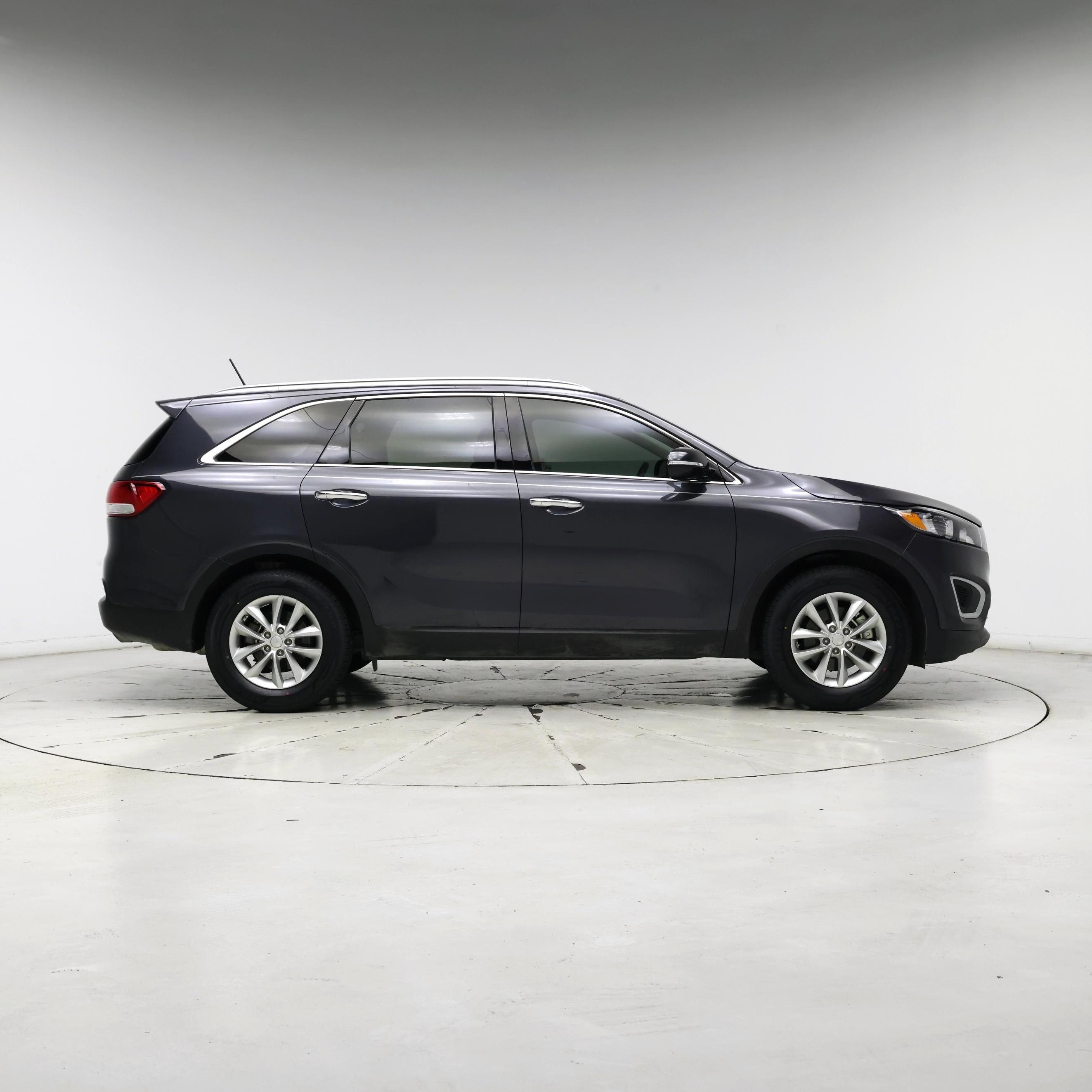 Thumbnail: 2017 Kia Sorento - 7
