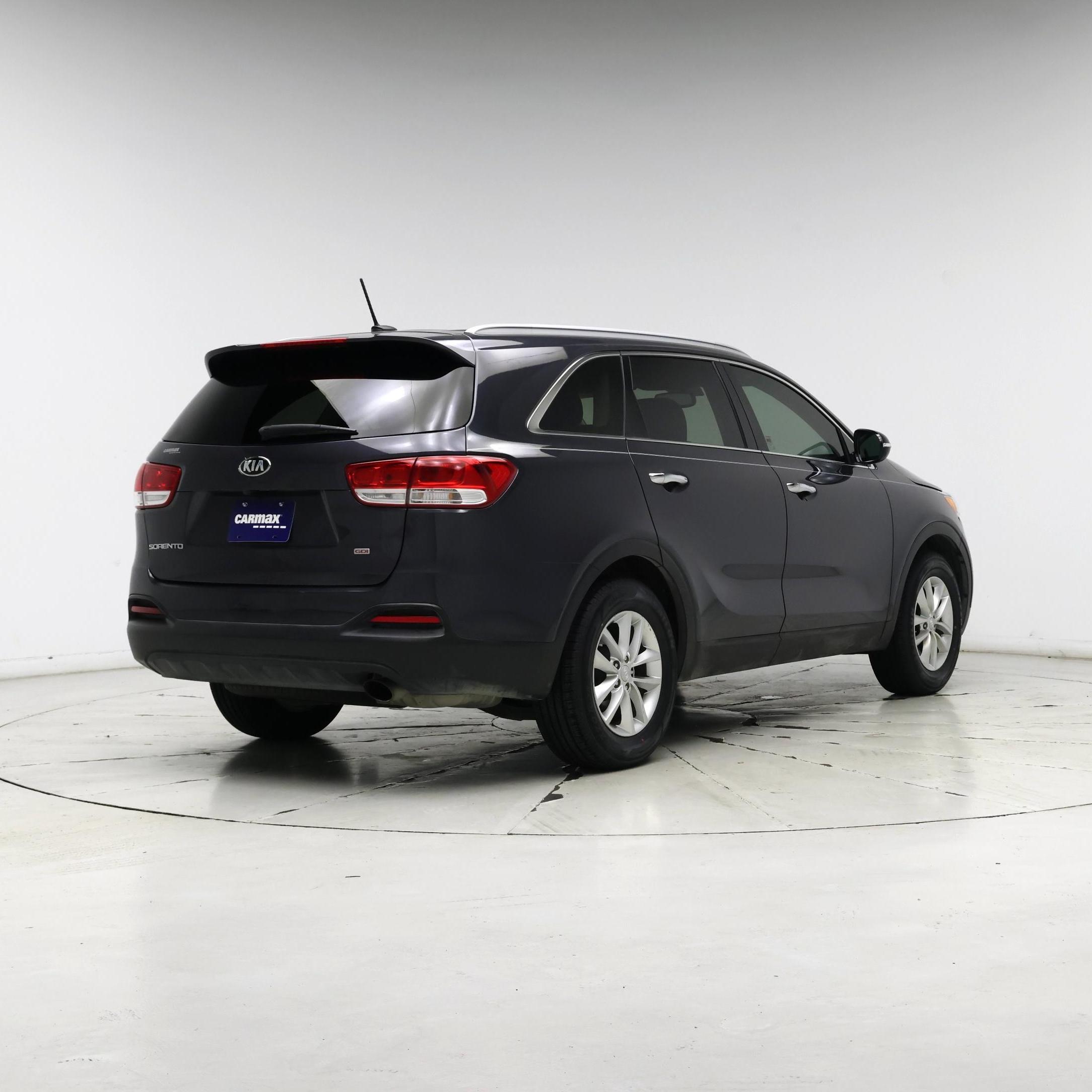 Thumbnail: 2017 Kia Sorento - 8