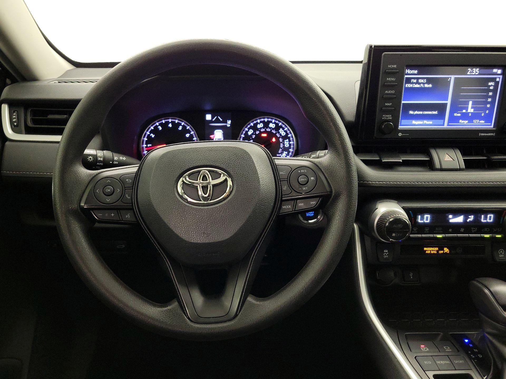 Thumbnail: 2021 Toyota RAV4 - 10