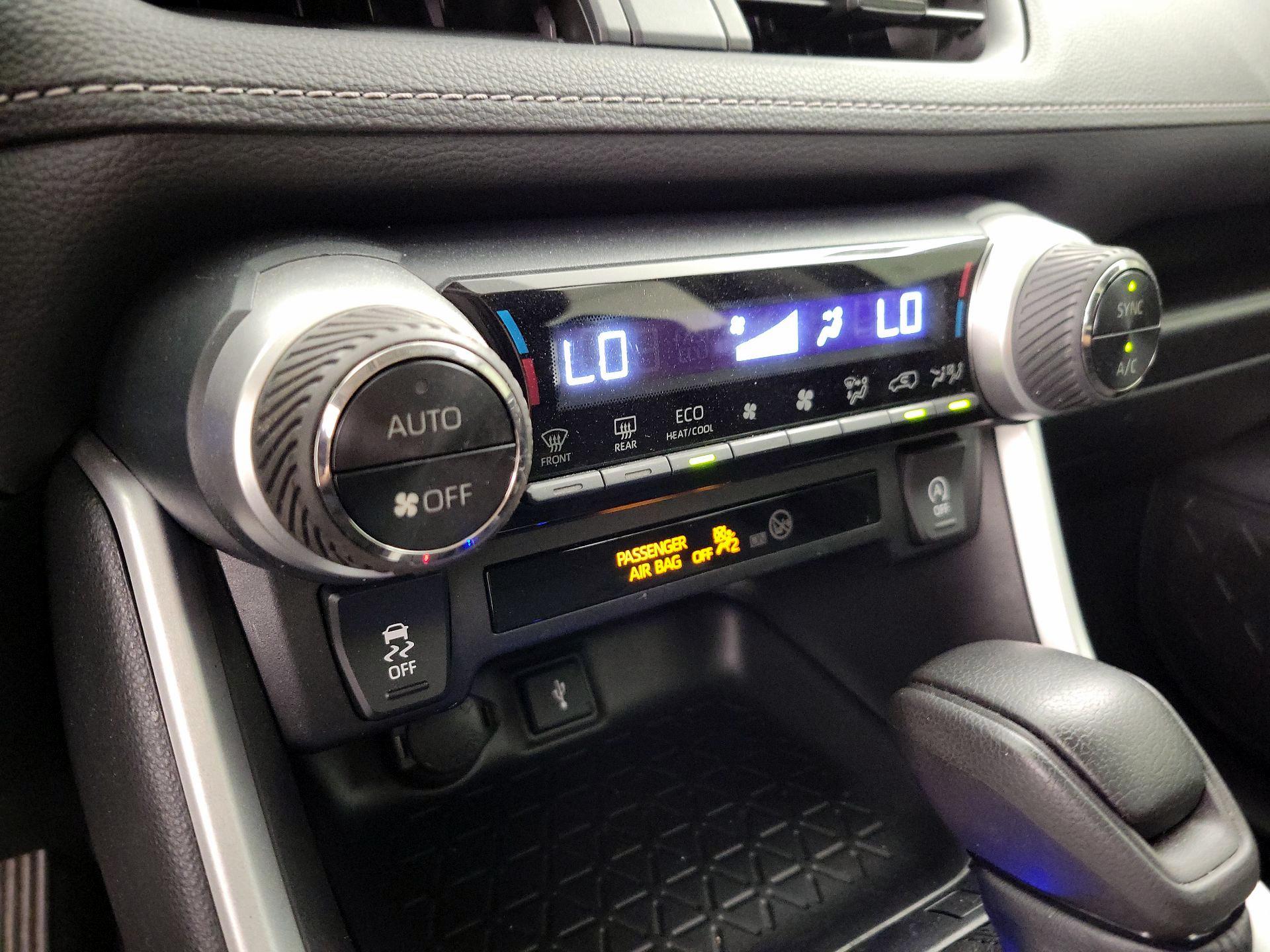 Thumbnail: 2021 Toyota RAV4 - 16