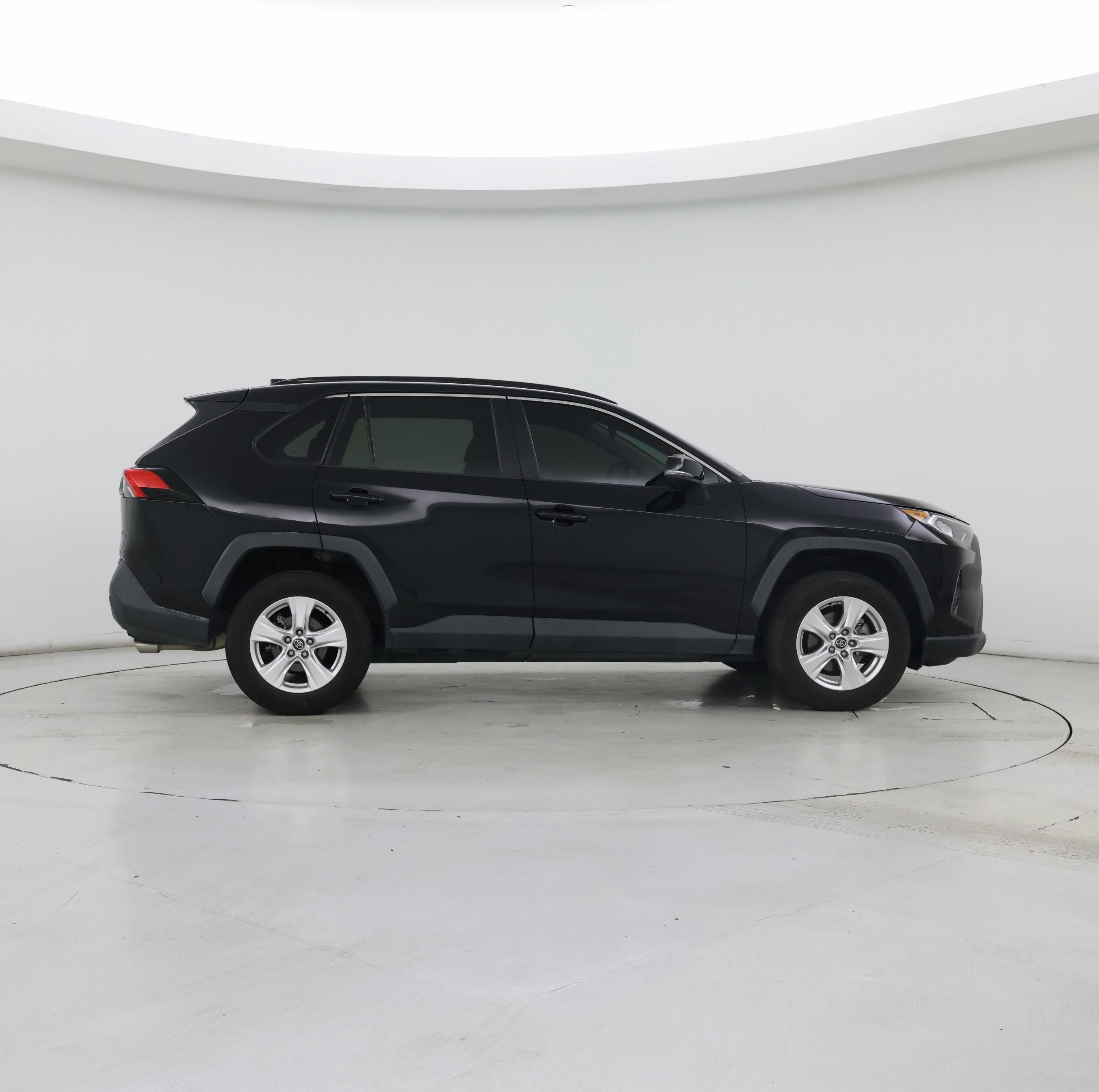 Thumbnail: 2021 Toyota RAV4 - 7