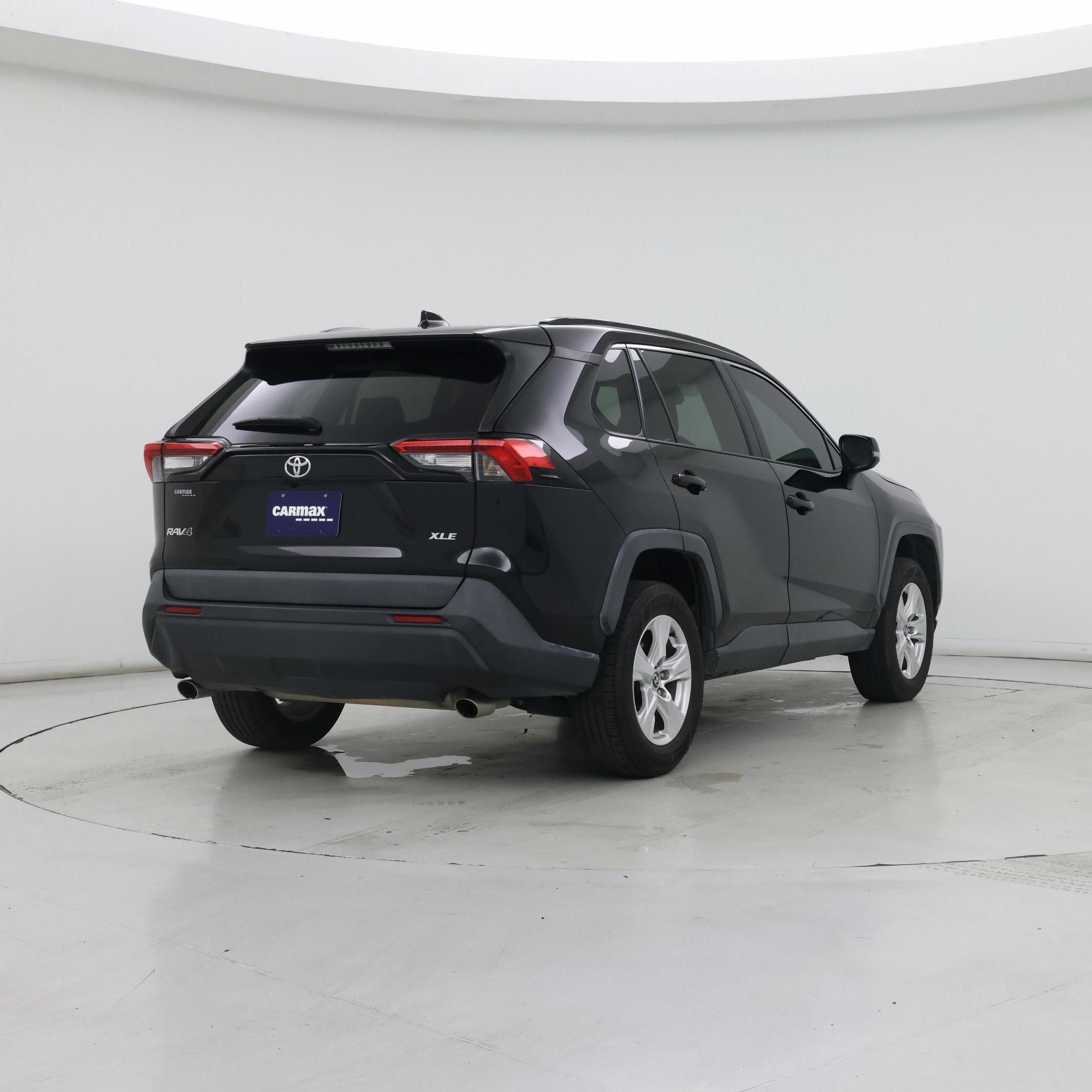 Thumbnail: 2021 Toyota RAV4 - 8