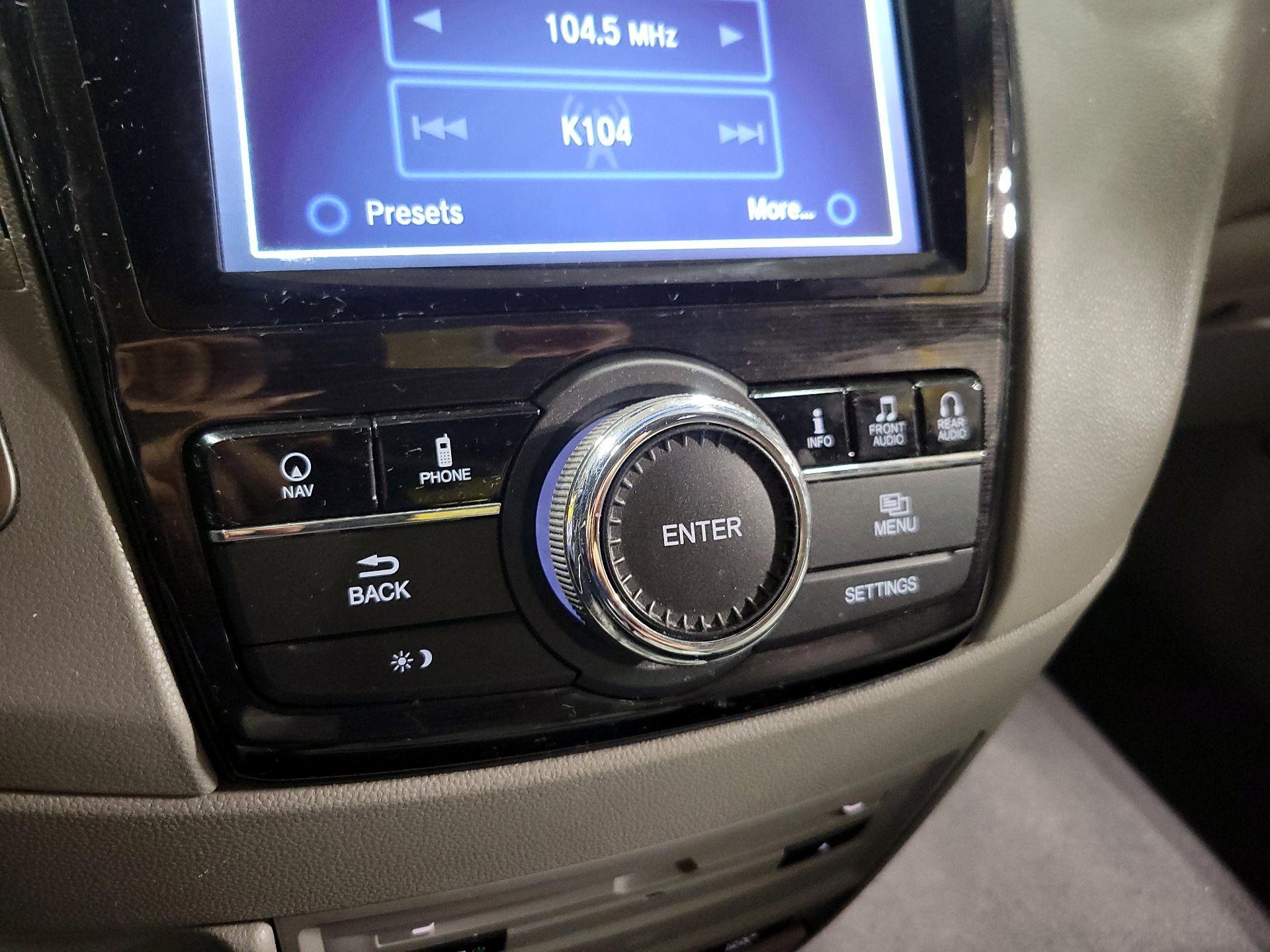 Thumbnail: 2016 Honda Odyssey - 16