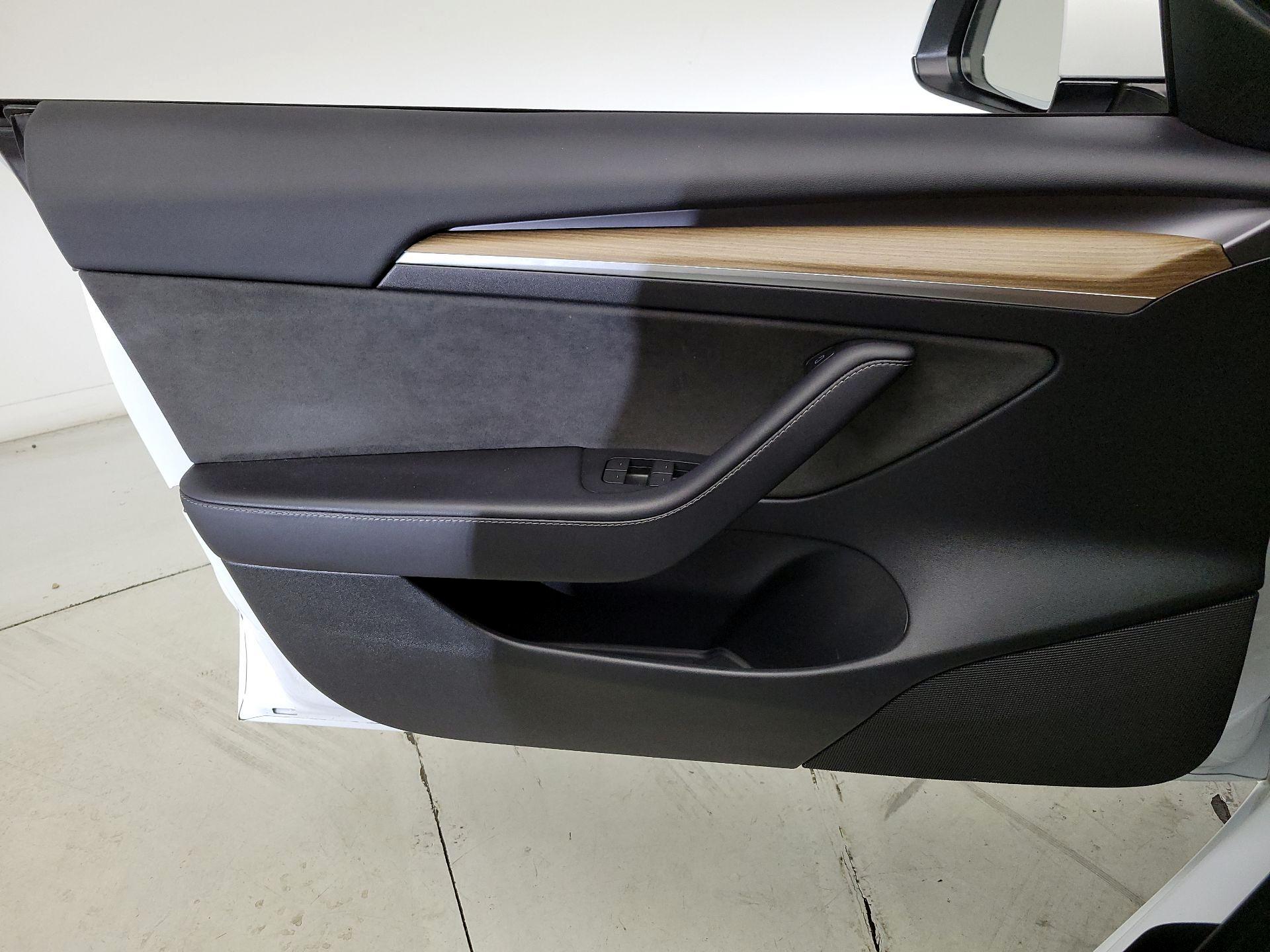 Thumbnail: 2023 Tesla Model 3 - 12