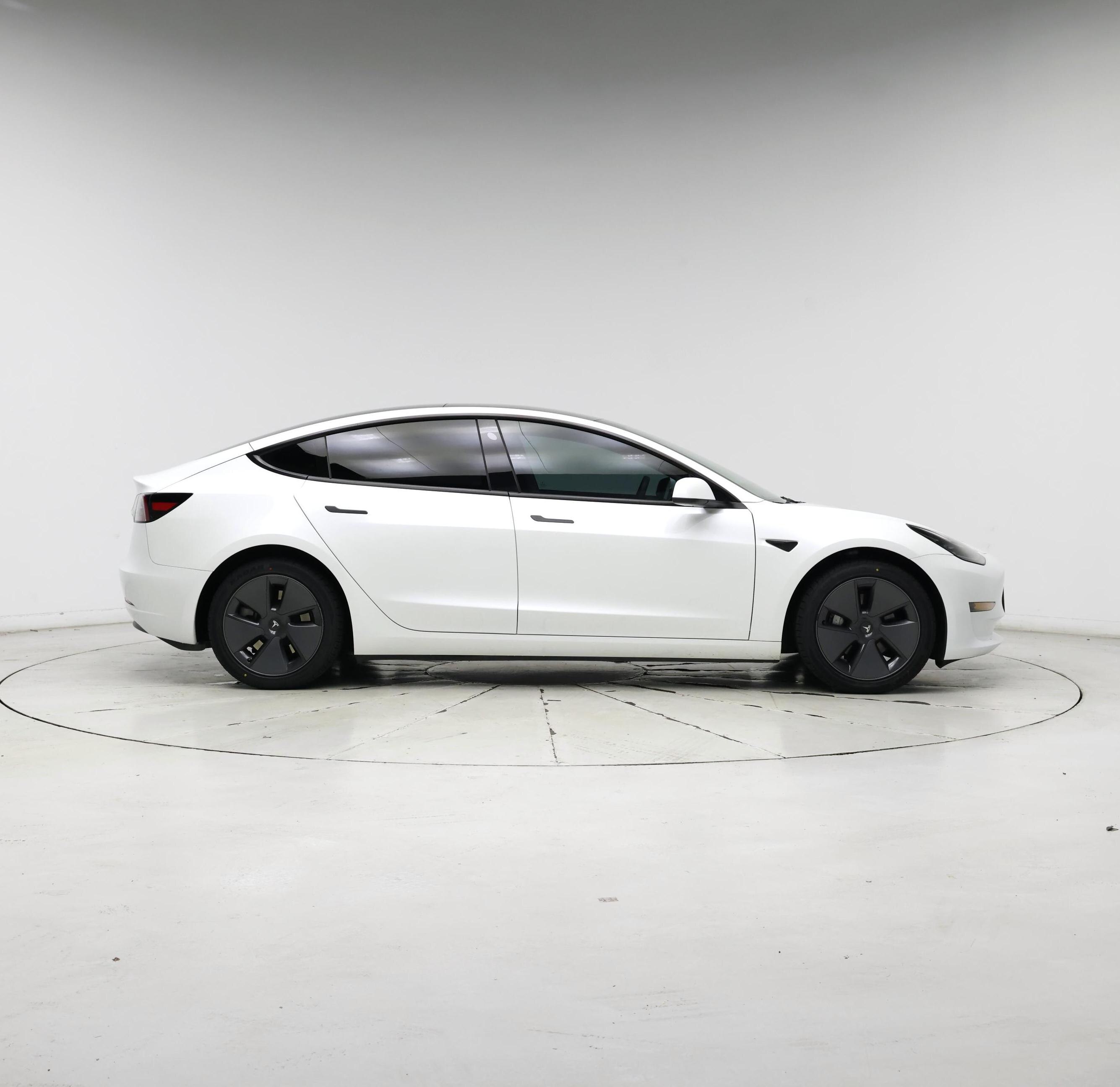 Thumbnail: 2023 Tesla Model 3 - 7