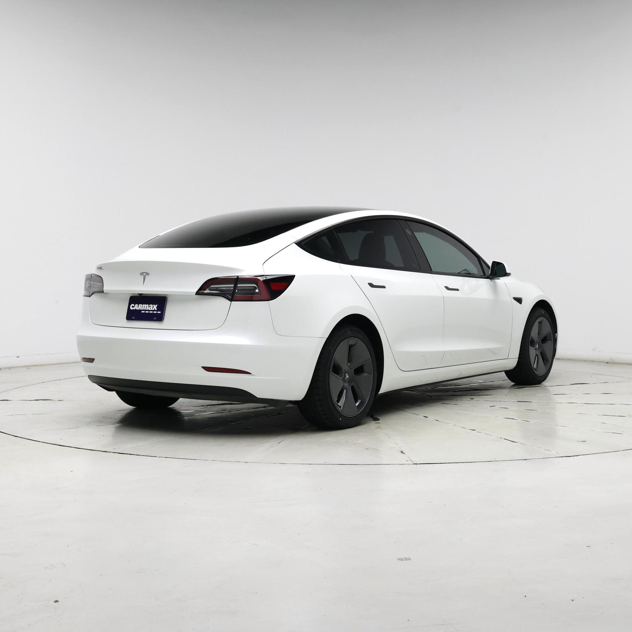 Thumbnail: 2023 Tesla Model 3 - 8