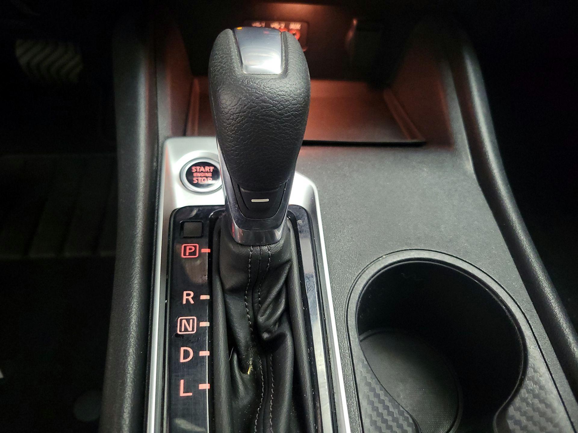 Thumbnail: 2019 Nissan Altima - 17