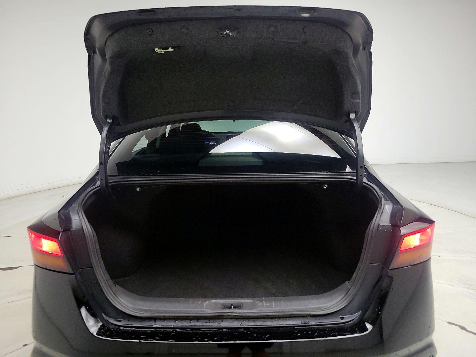Thumbnail: 2019 Nissan Altima - 20