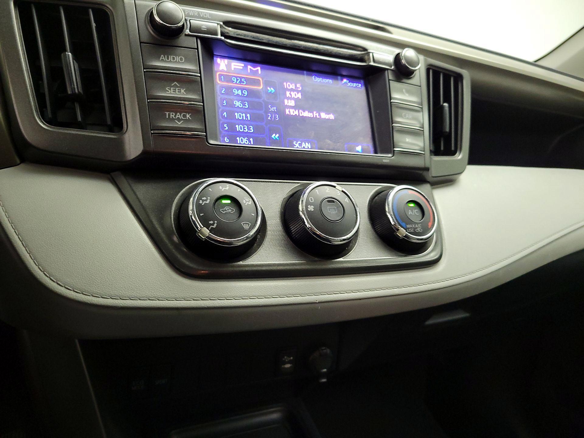 Thumbnail: 2013 Toyota RAV4 - 16