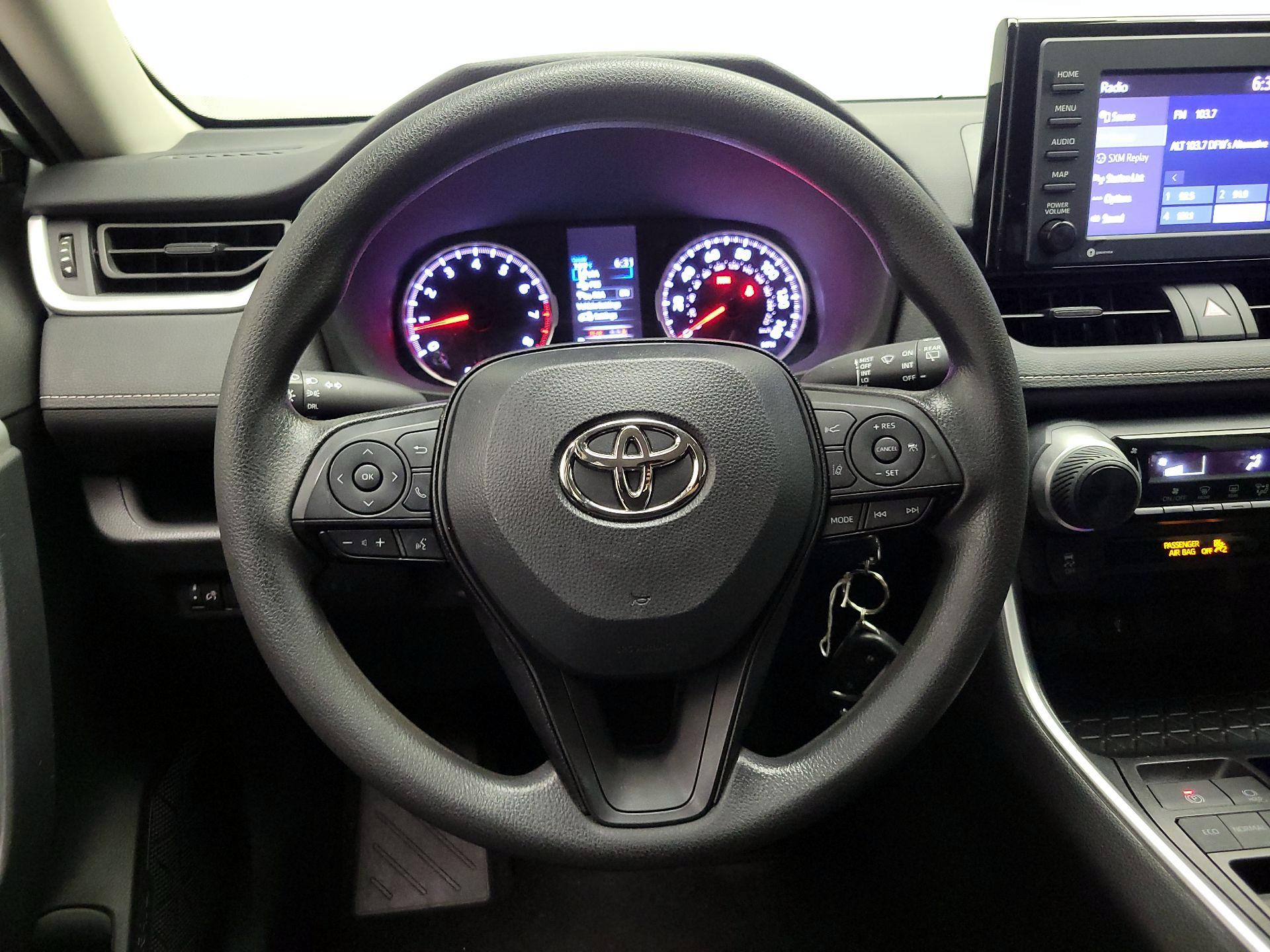 Thumbnail: 2022 Toyota RAV4 - 10