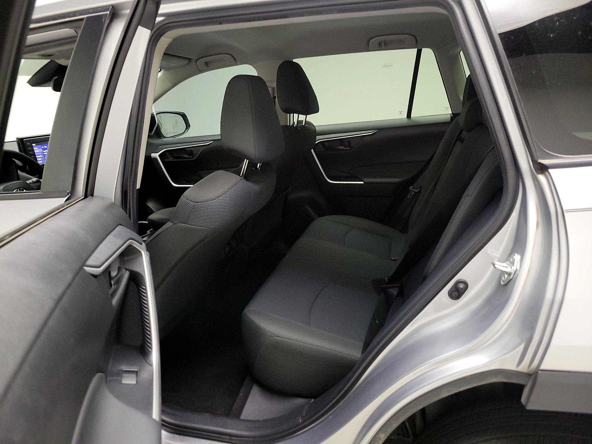 Thumbnail: 2022 Toyota RAV4 - 19