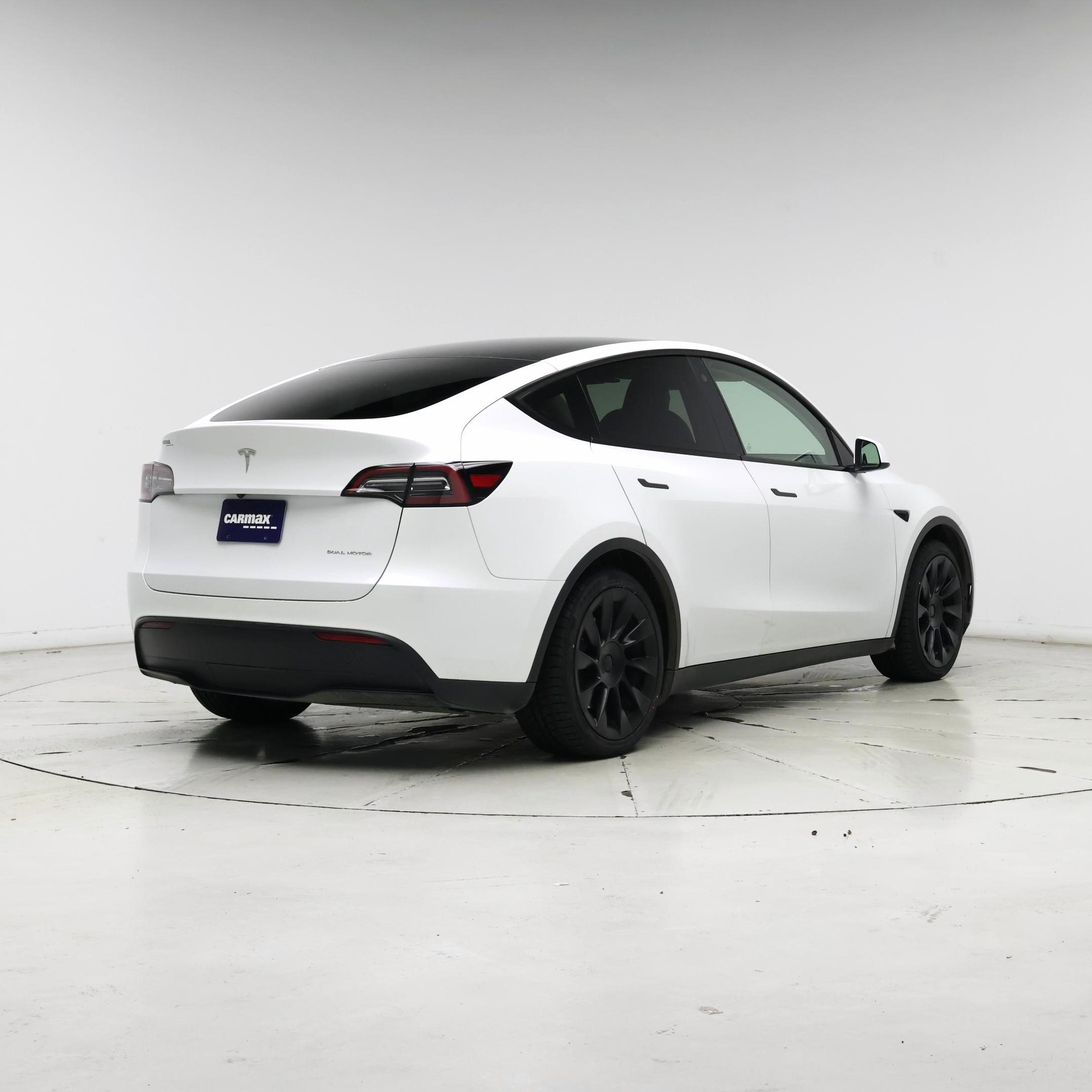 Thumbnail: 2023 Tesla Model Y - 8