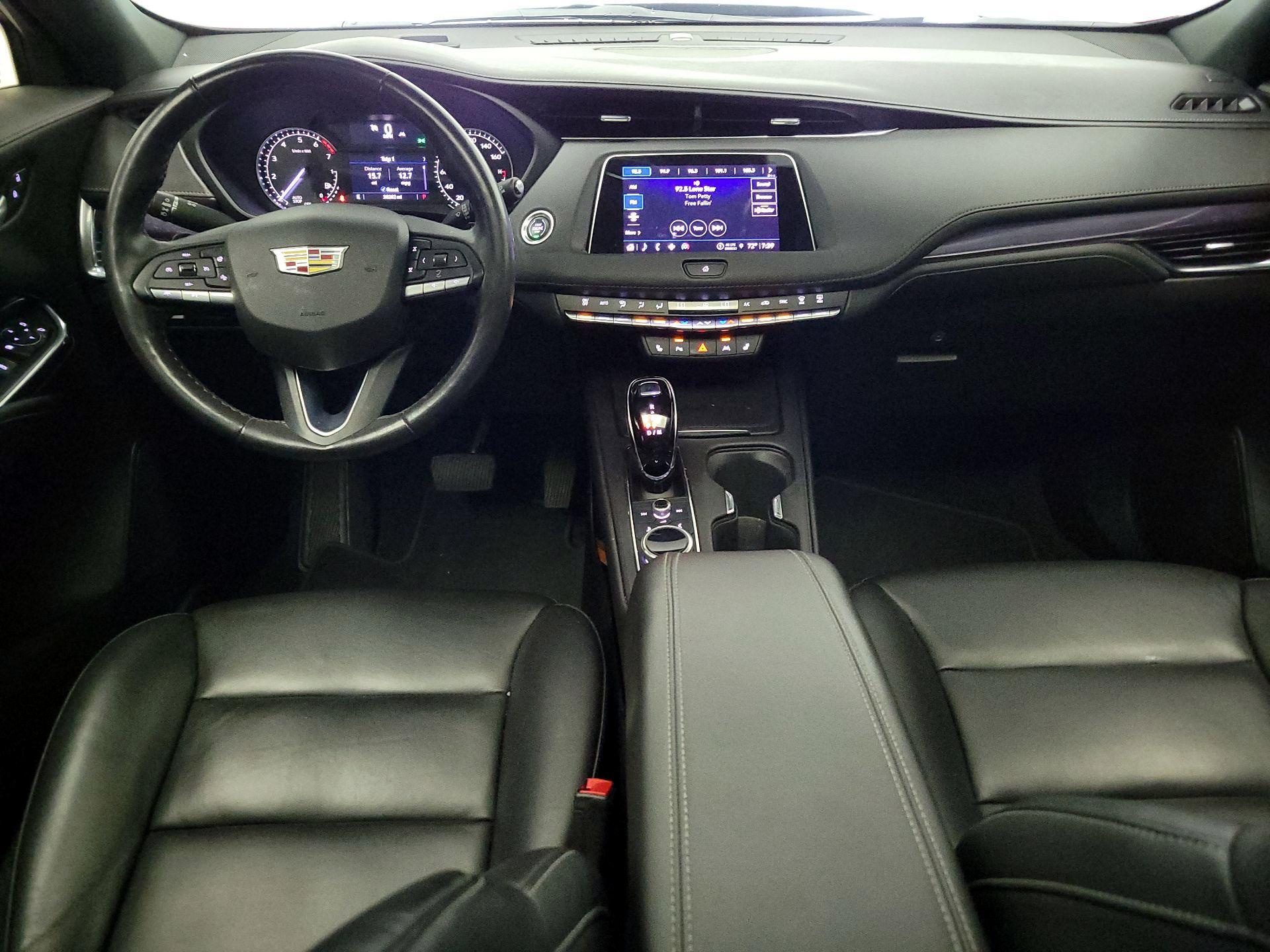 Thumbnail: 2023 Cadillac XT4 - 9