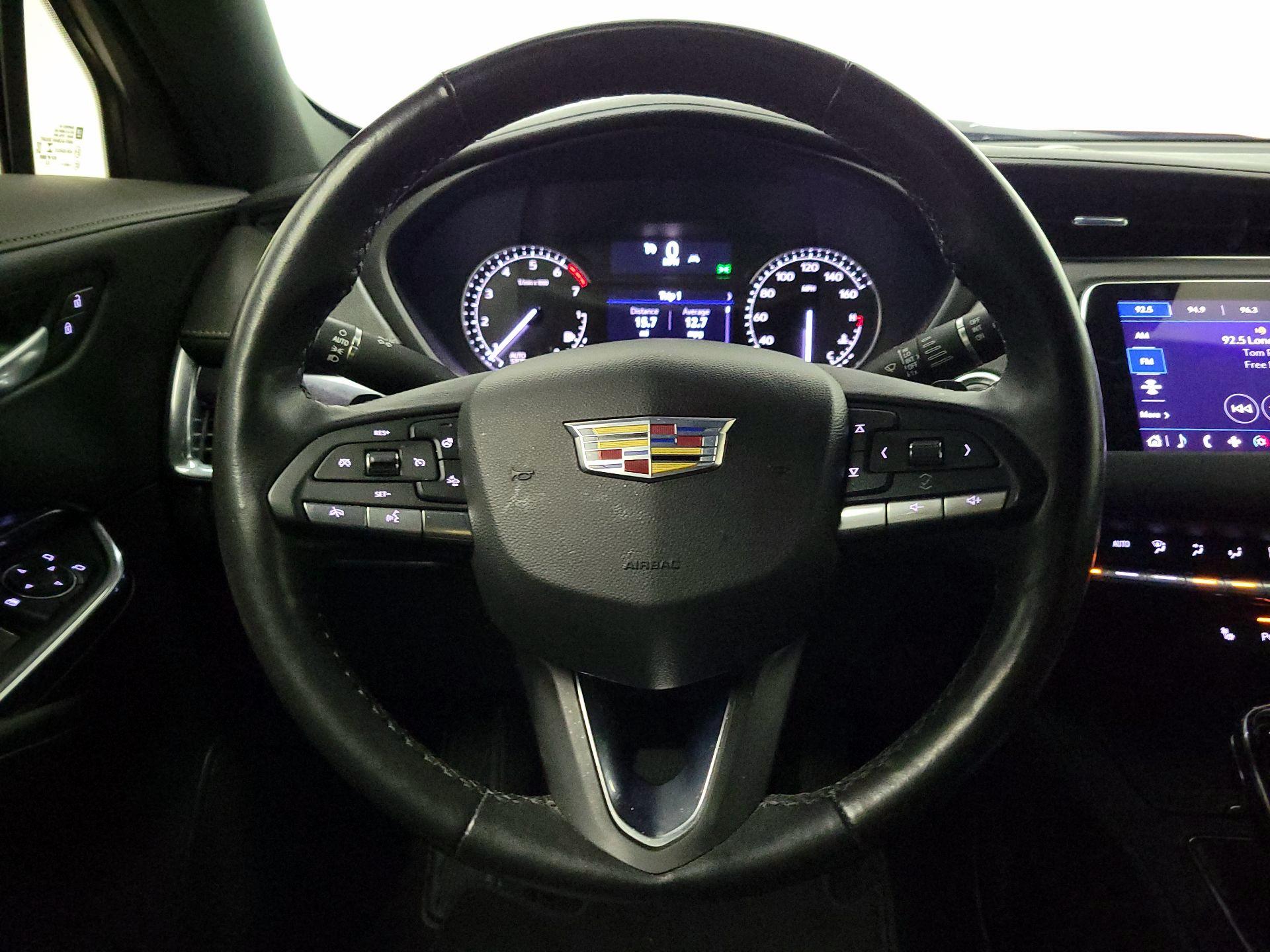 Thumbnail: 2023 Cadillac XT4 - 10