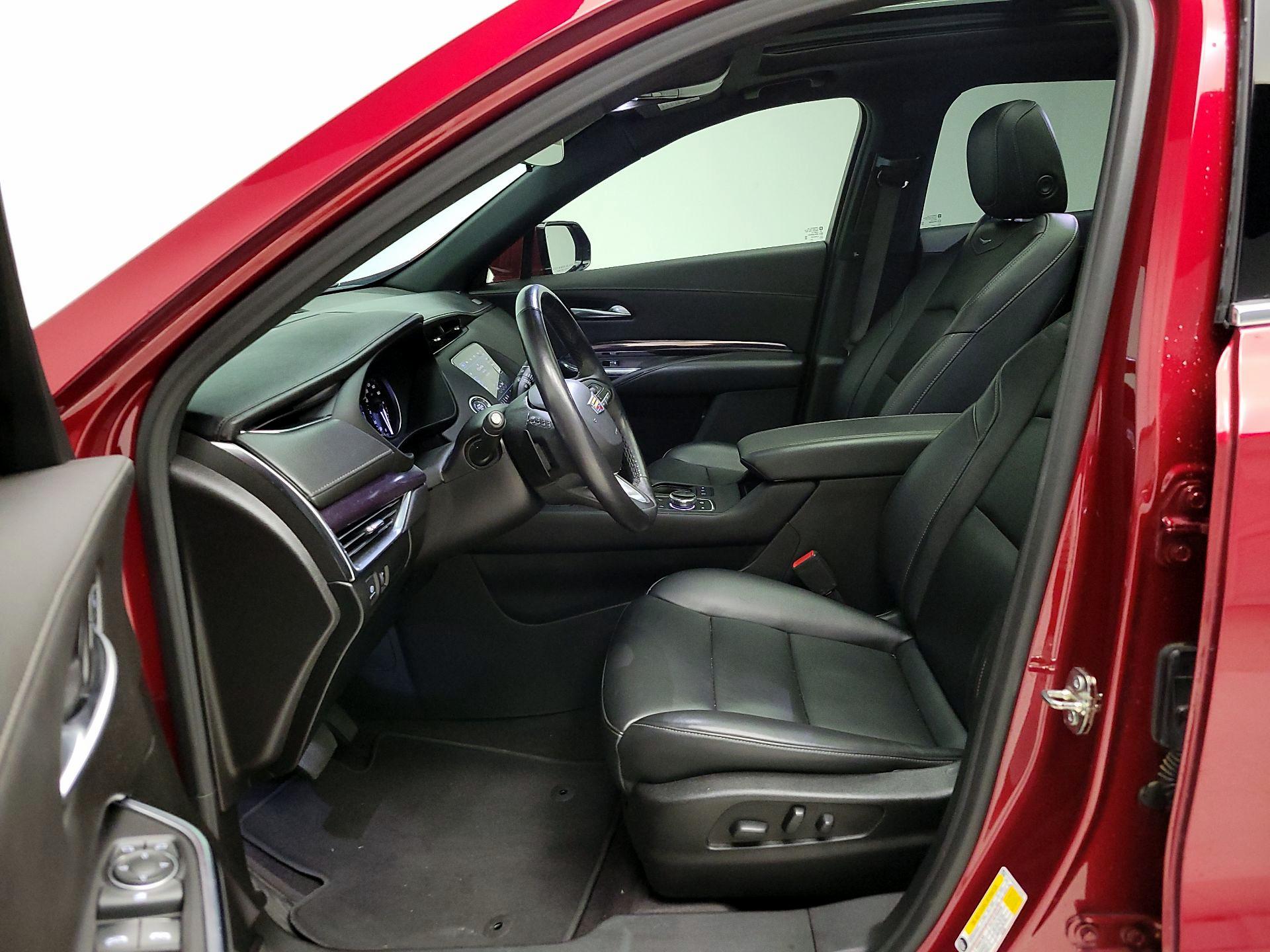 Thumbnail: 2023 Cadillac XT4 - 11